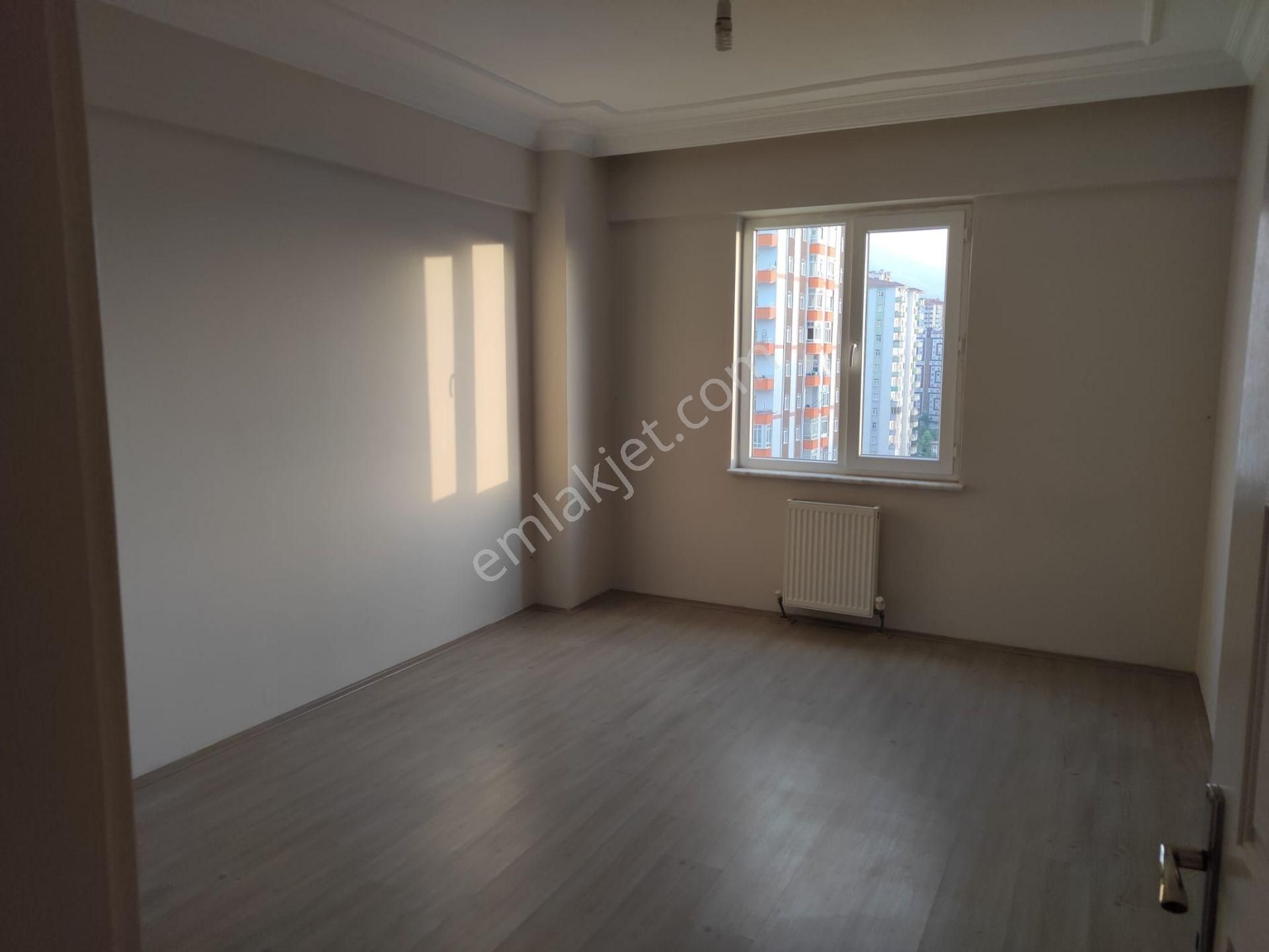 Talas Mevlana Mahallesi Mehmet Timuçin Caddesi Satılık 3+1 Daire