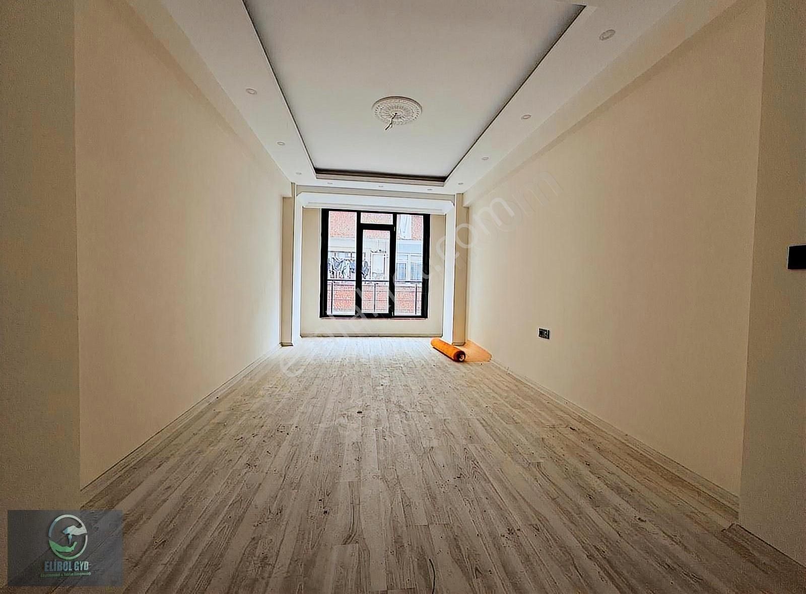 Zeytinburnu Çırpici De Satlık 2+1 Büyük Daire