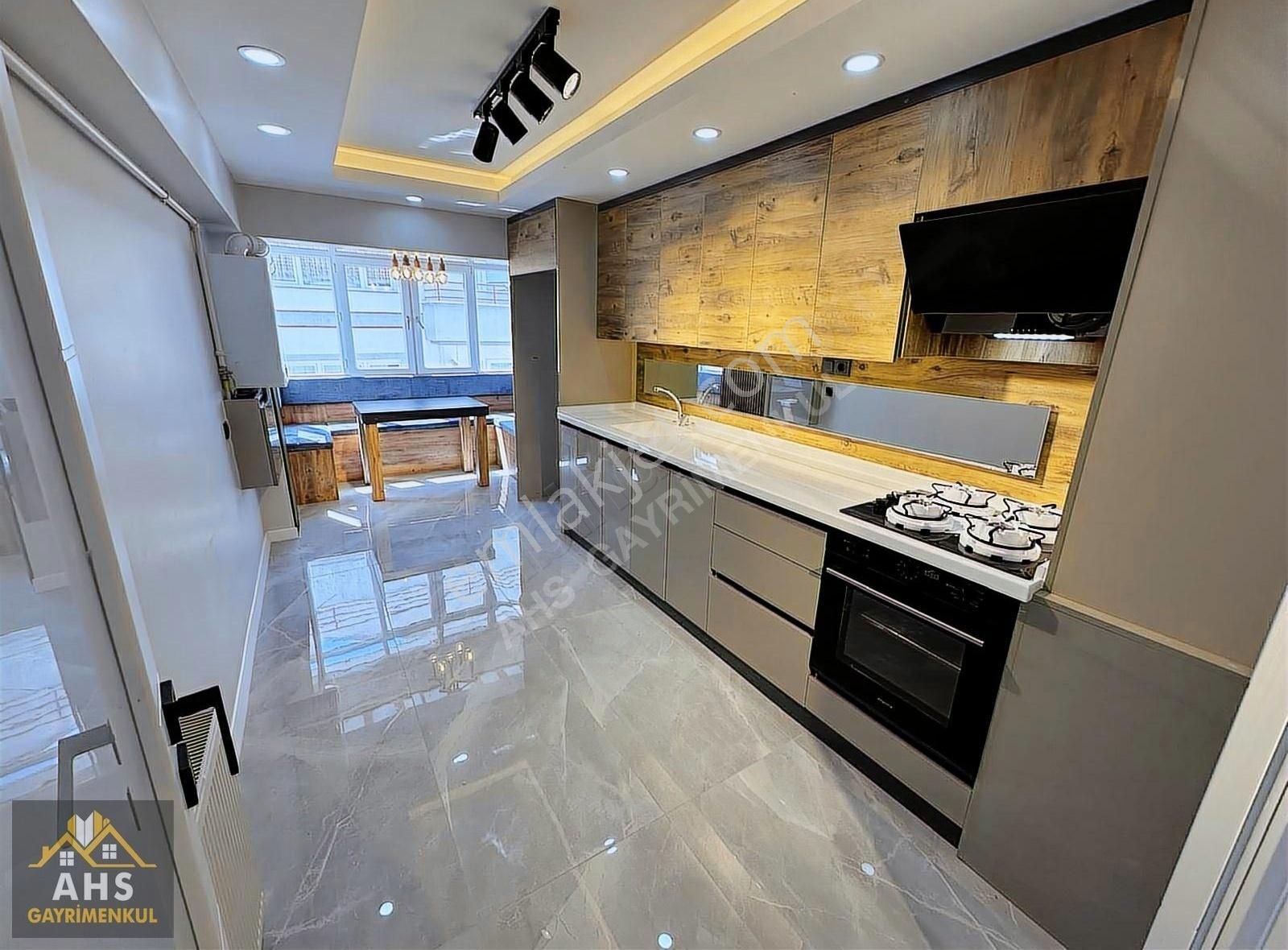 Etimesgut İstasyon Mah. 3+1 Full Yapılı Satılık Daire