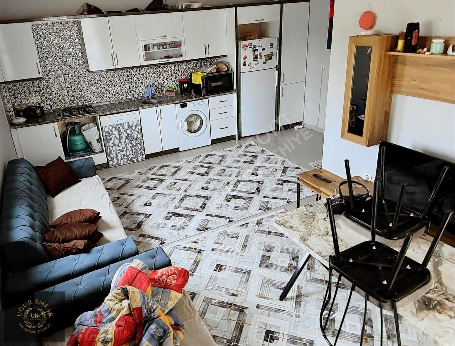 Uğur Emlaktan Cami Mh. 2+1 90m2 Giriş Kat Satılık Daire