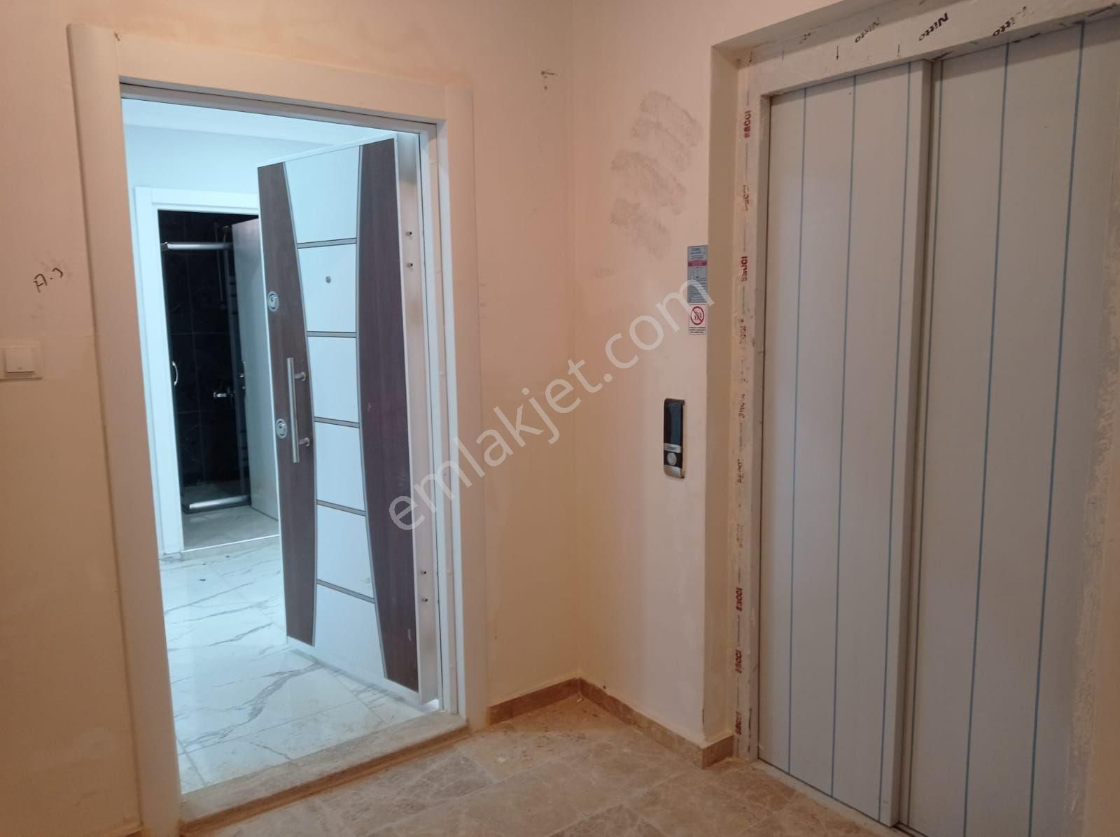 Silivri Alibey Mah'de İyi Konumda Satılık 3+1 Ferah Daire - Görsel 3