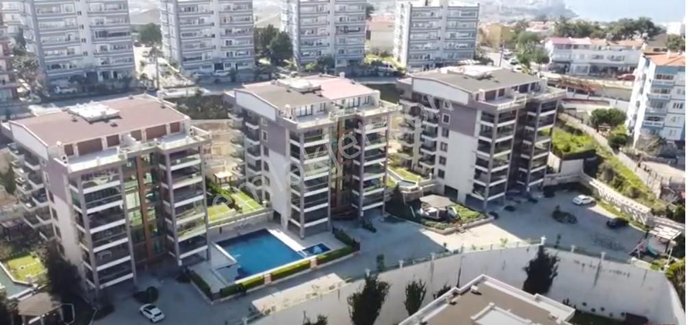 Kuşadası K.denizi Mah. Manzaralı Eşyalı 4+1 Residance Daire