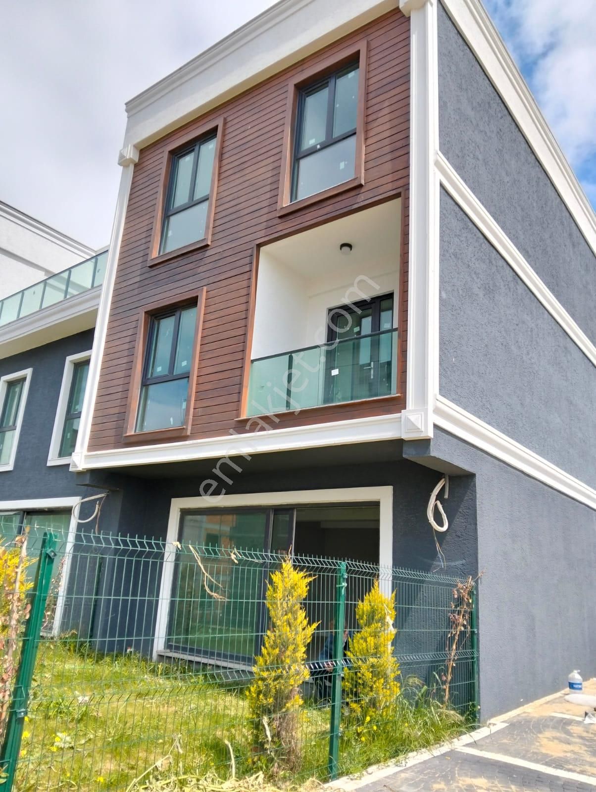 Silivri Merkezde Satılık 5+2 Bahçeli Tripleks Villa - Görsel 2