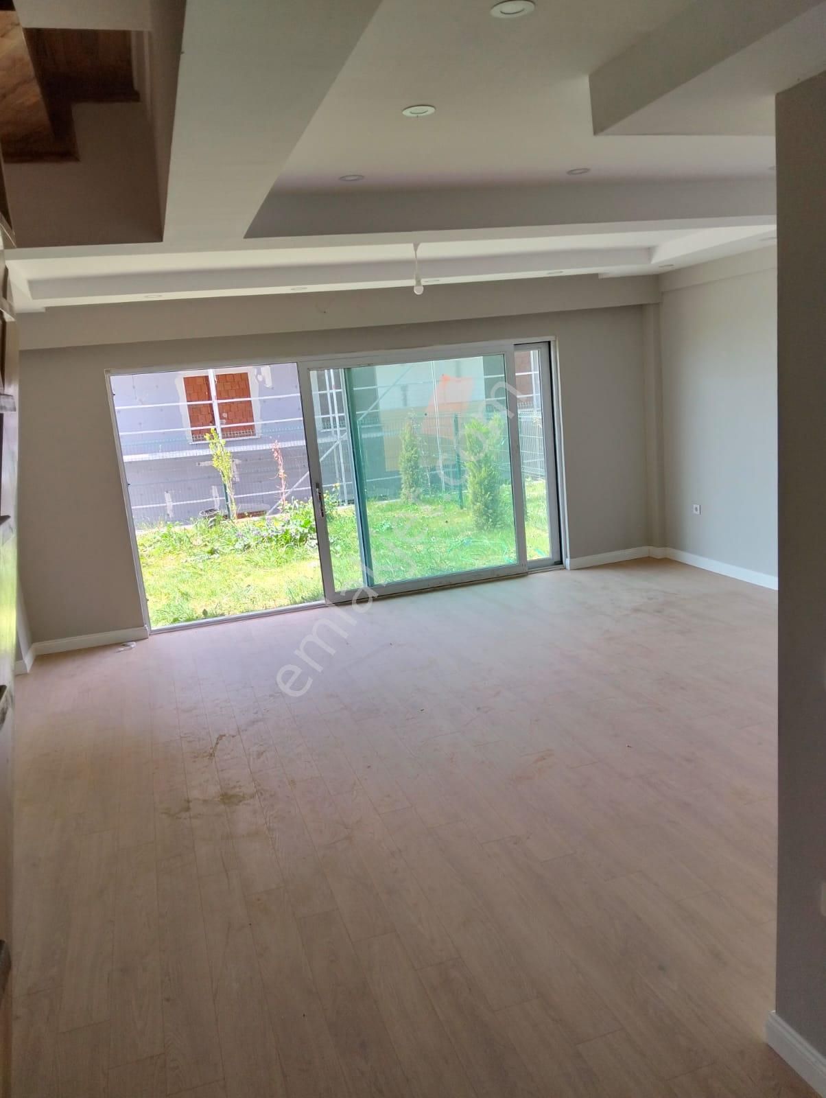 Silivri Merkezde Satılık 5+2 Bahçeli Tripleks Villa - Görsel 7