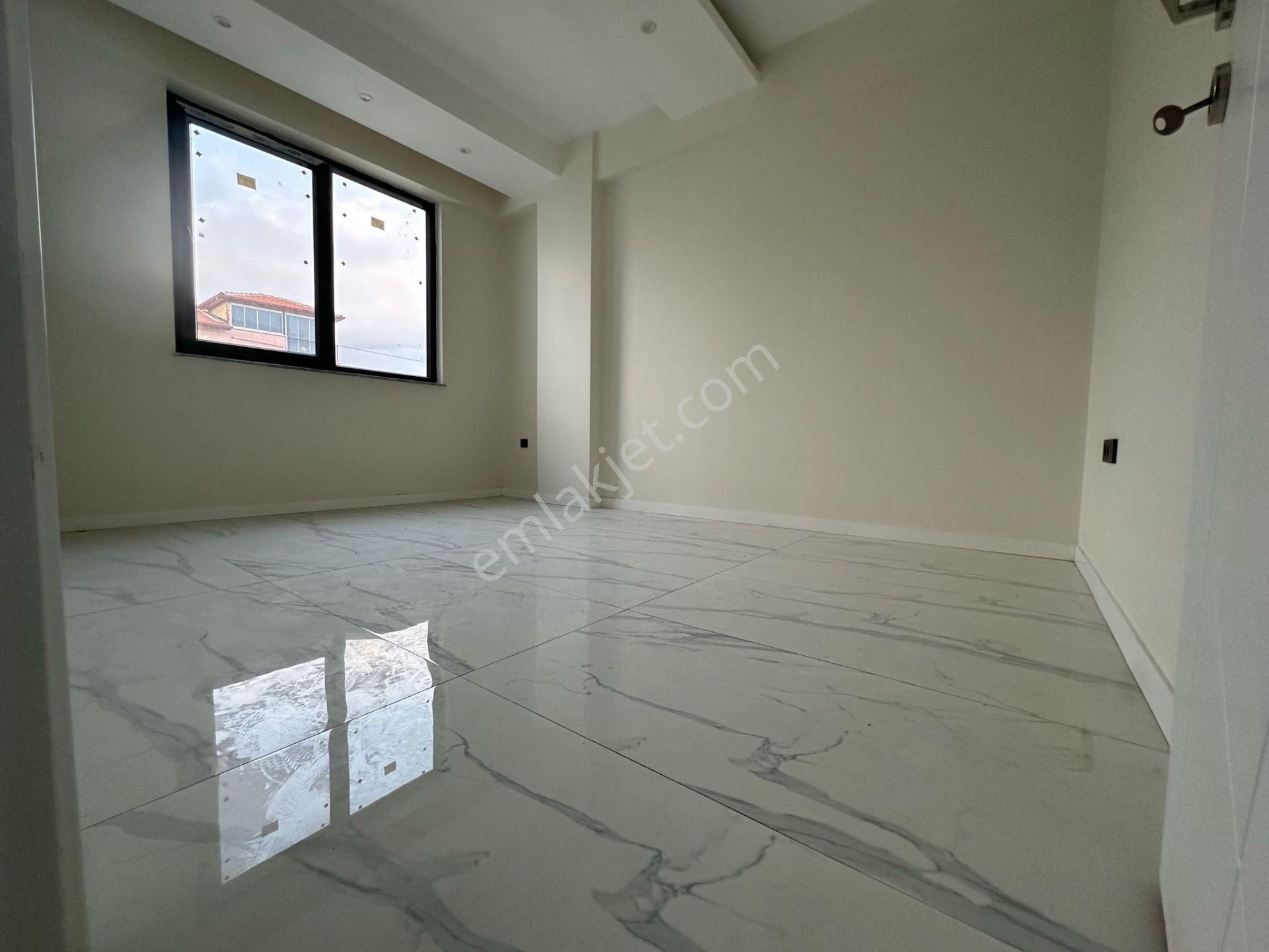 Şemikler'de Naz Bayrak Yanı 3+1 150m2 Ebeveyn Bny. Acil Satılık - Görsel 12
