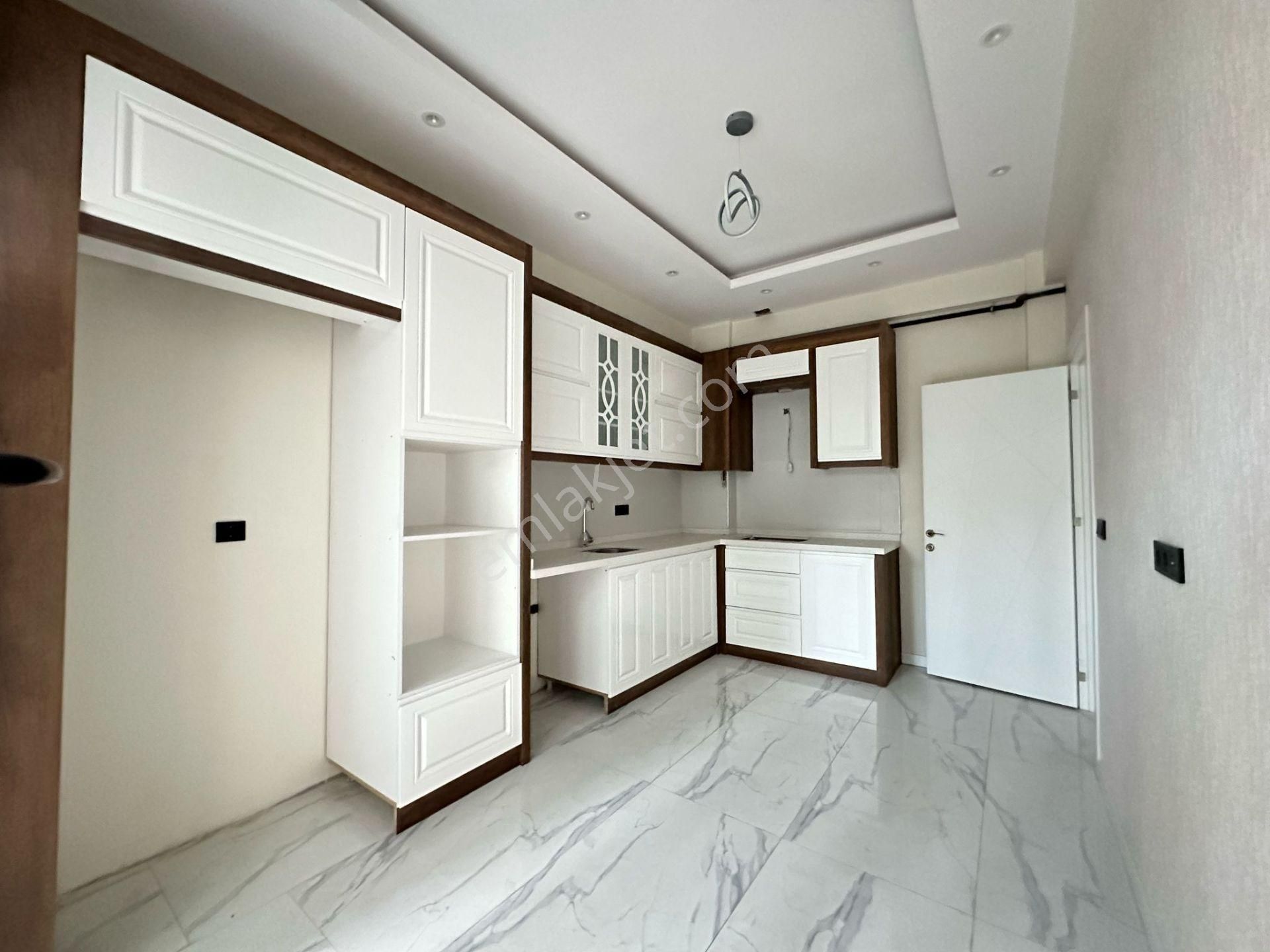 Şemikler'de Naz Bayrak Yanı 3+1 150m2 Ebeveyn Bny. Acil Satılık - Görsel 4