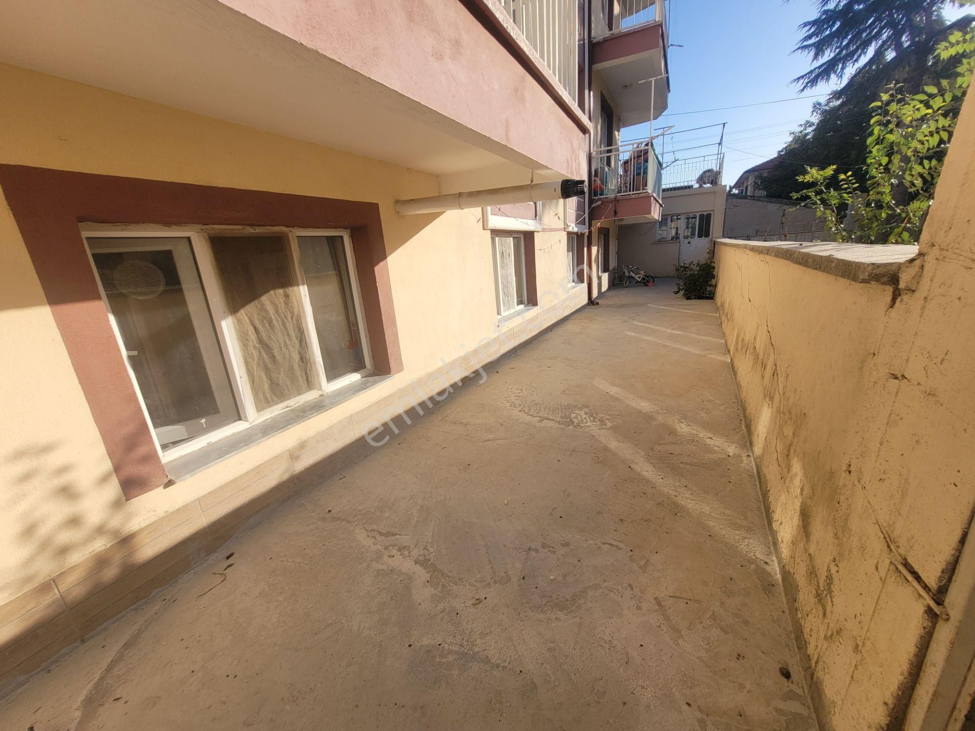 İlbey // Şuhut Altıgöz Mh.' De 8 Daireli 8 Kiracılı Komple Bina - Görsel 6