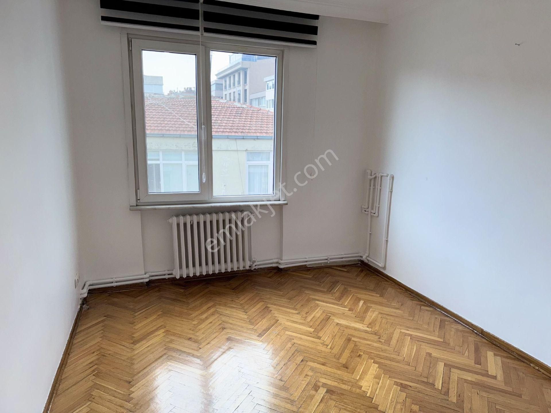 Valikonağı Caddesi'nde; 100m2 Bakımlı, Aydınlık 3+1 Köşe Daire - Görsel 16
