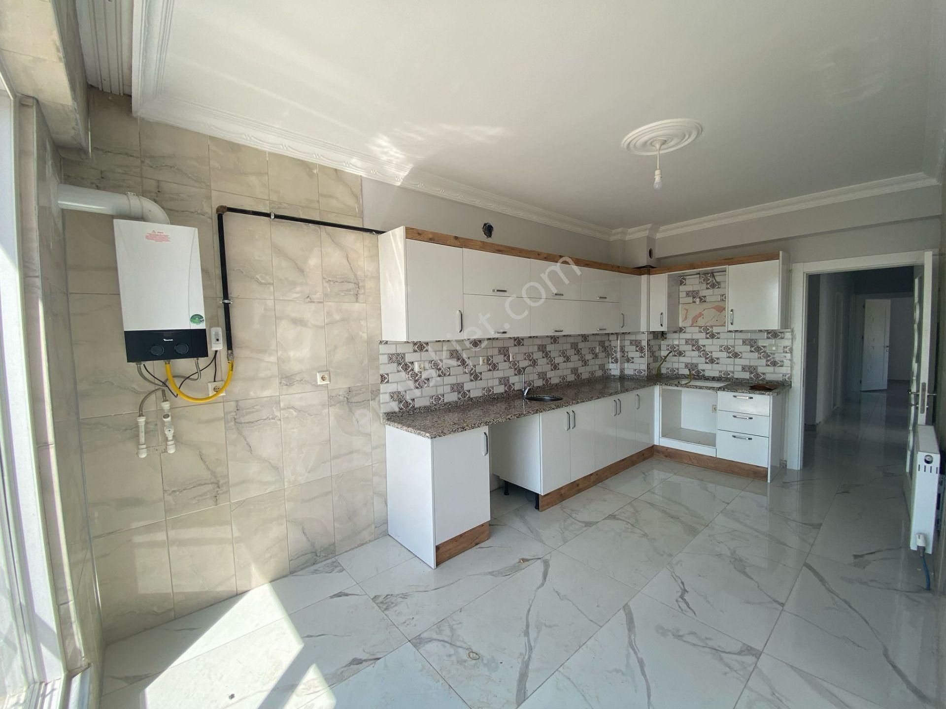 Amazon'dan Maraş Park Sitesi Altı 5+1 Sıfır Ayarında Lüks Daire