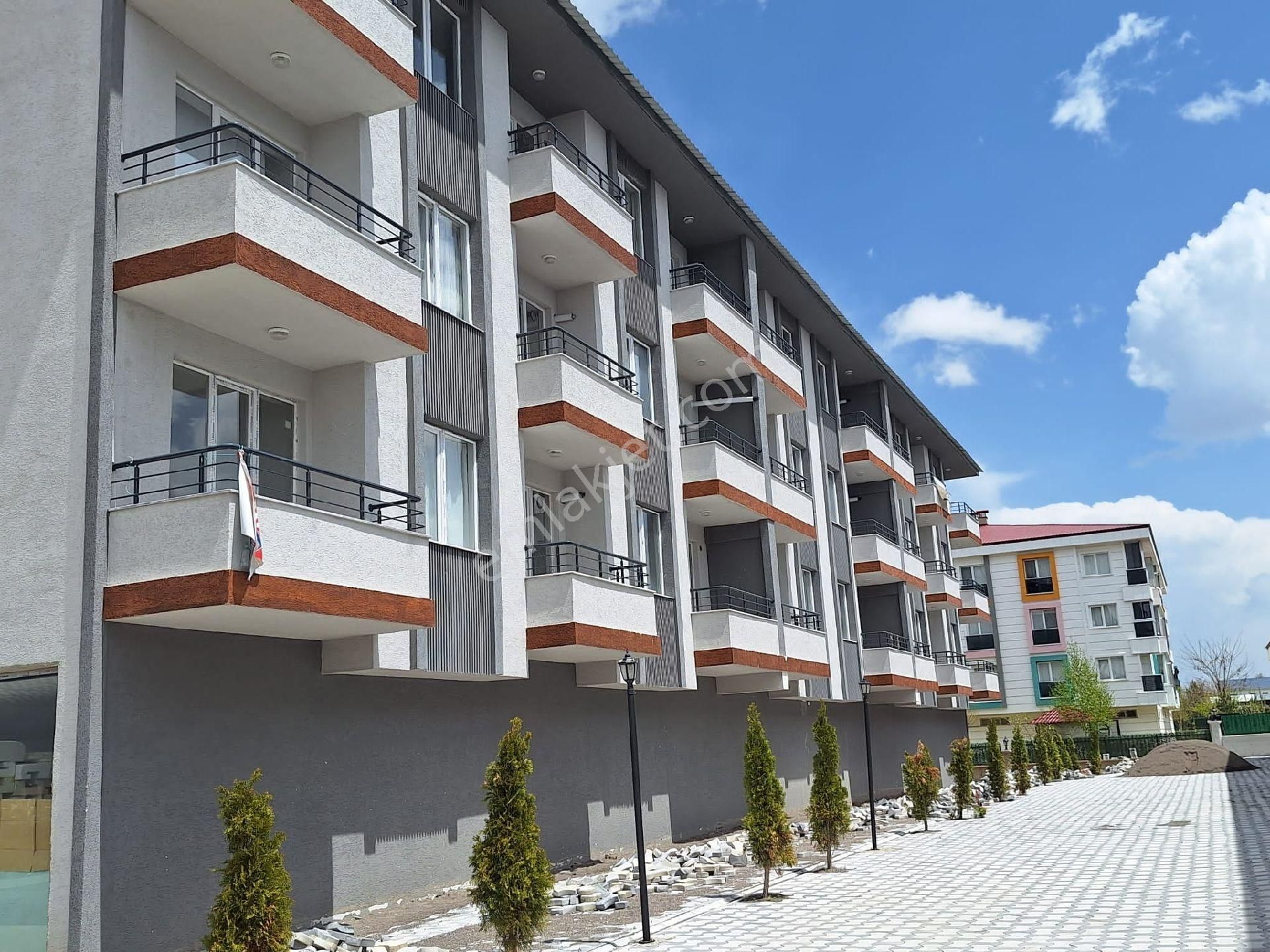 Dadaşkent'te Kiralık Eşyalı Sıfır 1+1 Daire!