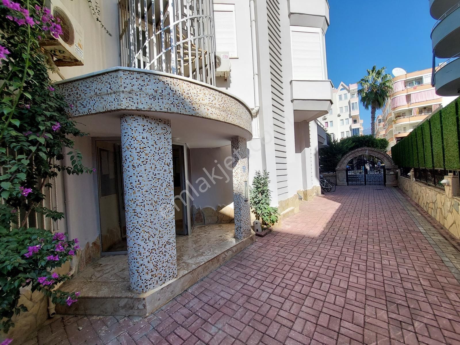 Alanya Denize Sıfır Bahçe Katı Eşyalı Satılık - Görsel 13