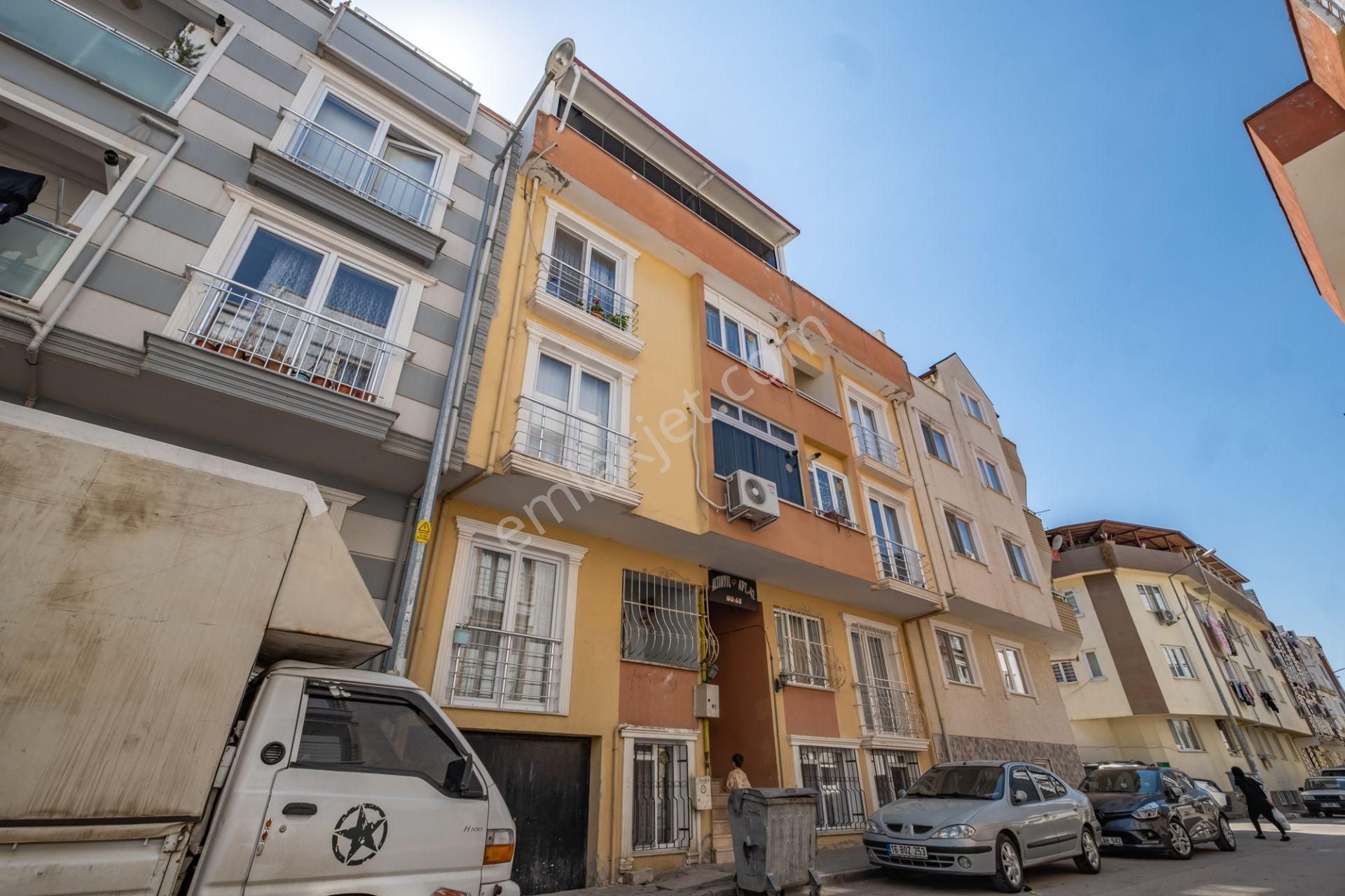 Remax Area' Dan Demirtaş Cumhuriyet Mh. 2+1 Arakat Satılık Daire