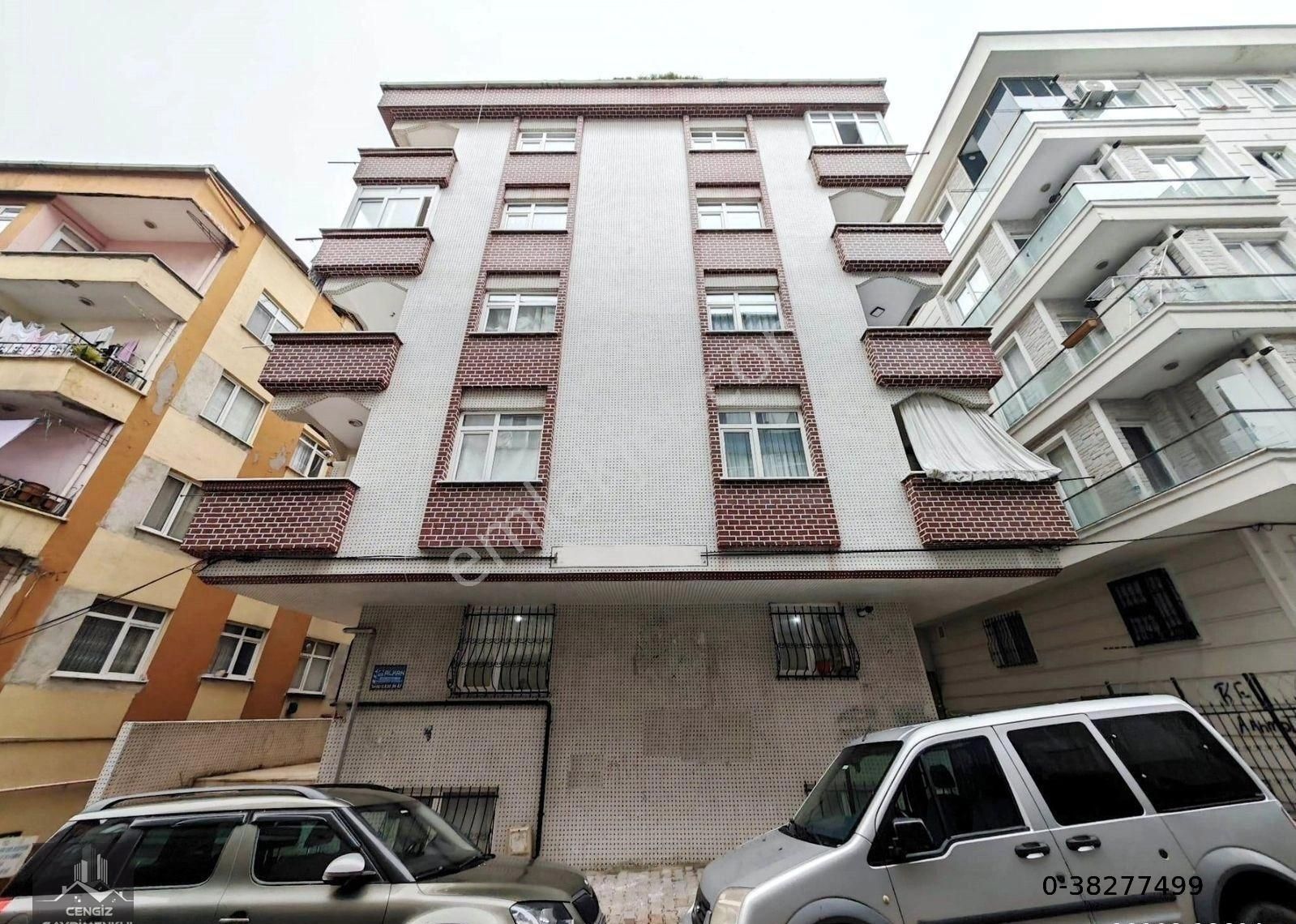 Cengiz Emlak Acil Satılık 2 +1 Krediye Uygun 3 Kat Yenibosna Mevlana Camii Yakını