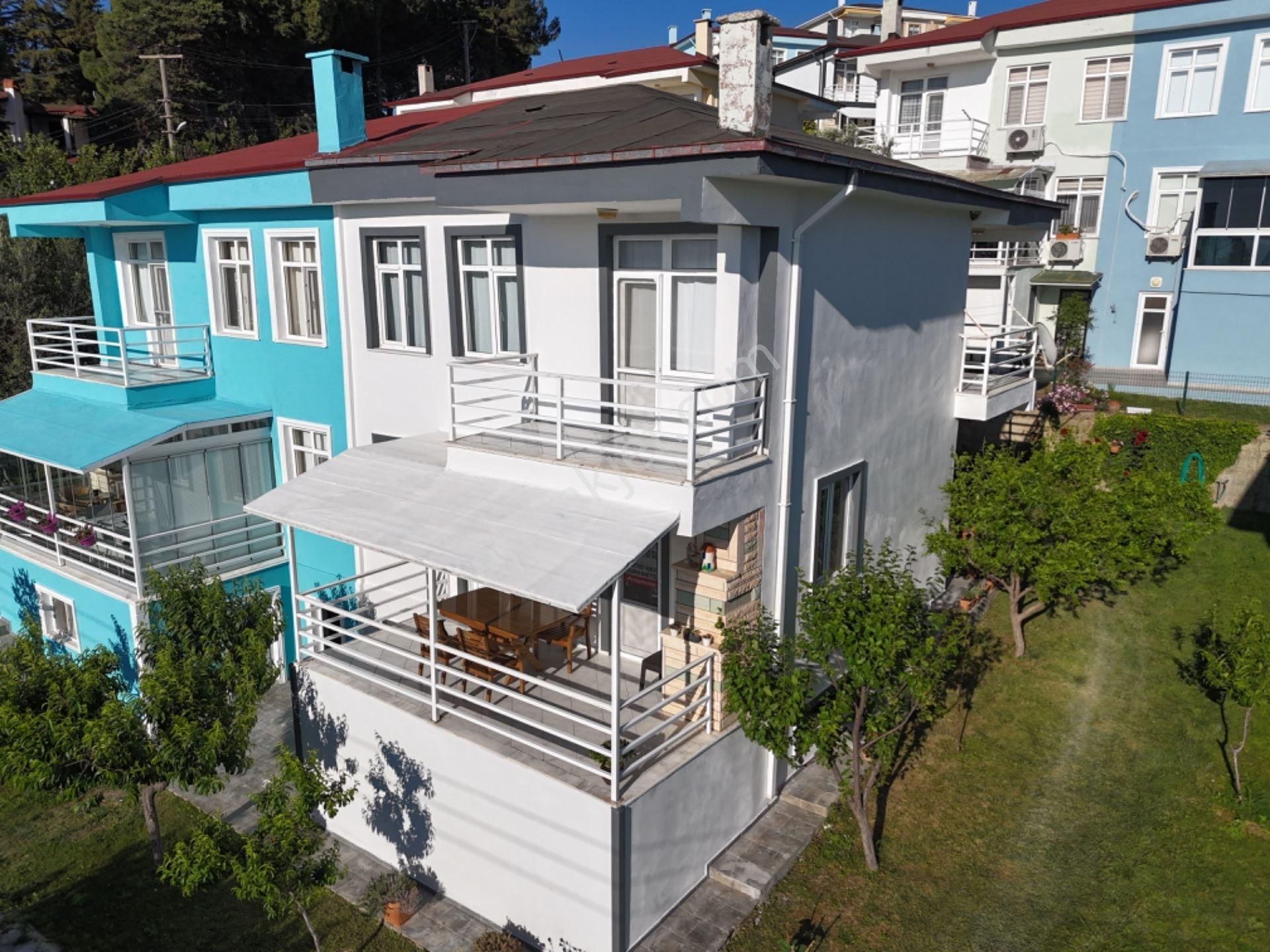 Pelitköy Havuzlu Sitede Bakımlı Geniş Ferah Full Manzaralı Villa