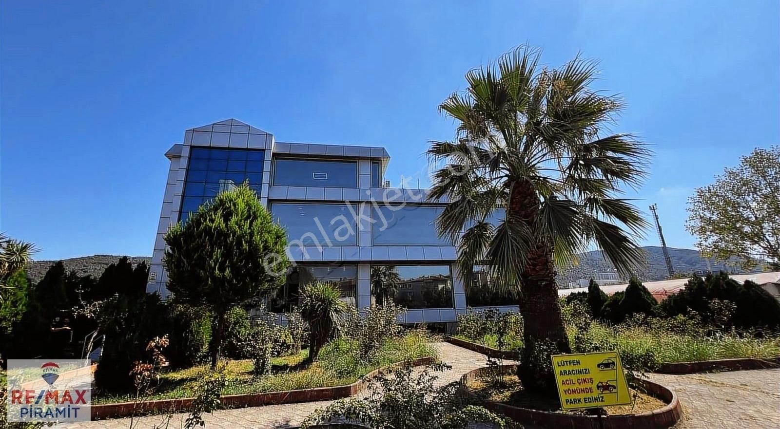 Yalova-izmit Yolu Üzerinde Kurumsal Kiracılı Plaza