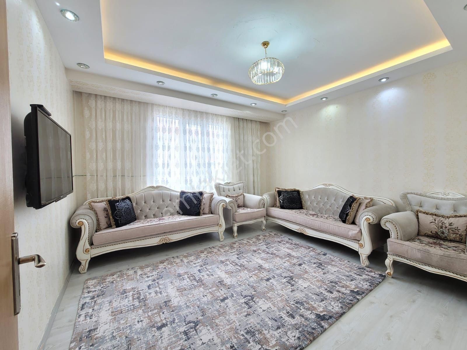 Cadde Seyran'dan Satılık 2+1 Arakat 120m2 Merkezi Konumda