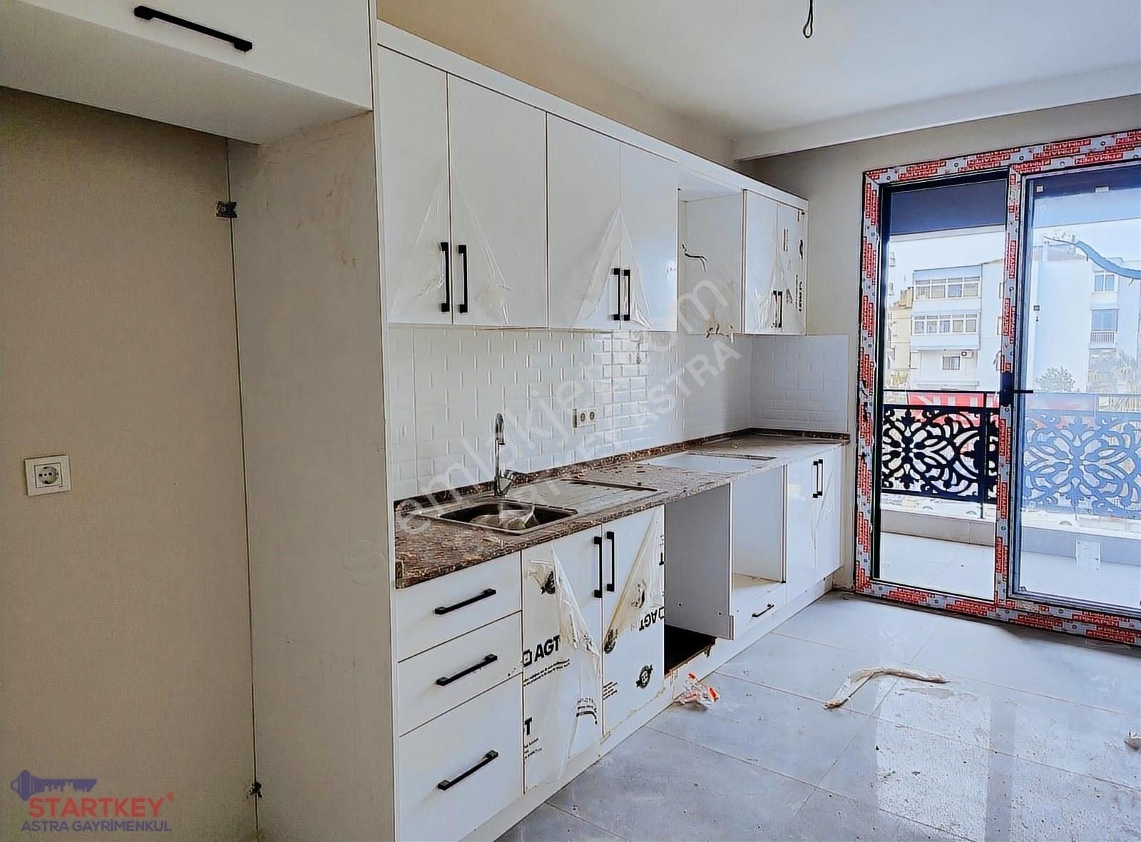 Alaybey Tersane'de Satılık 3+1 Çift Cephe Geniş Daire