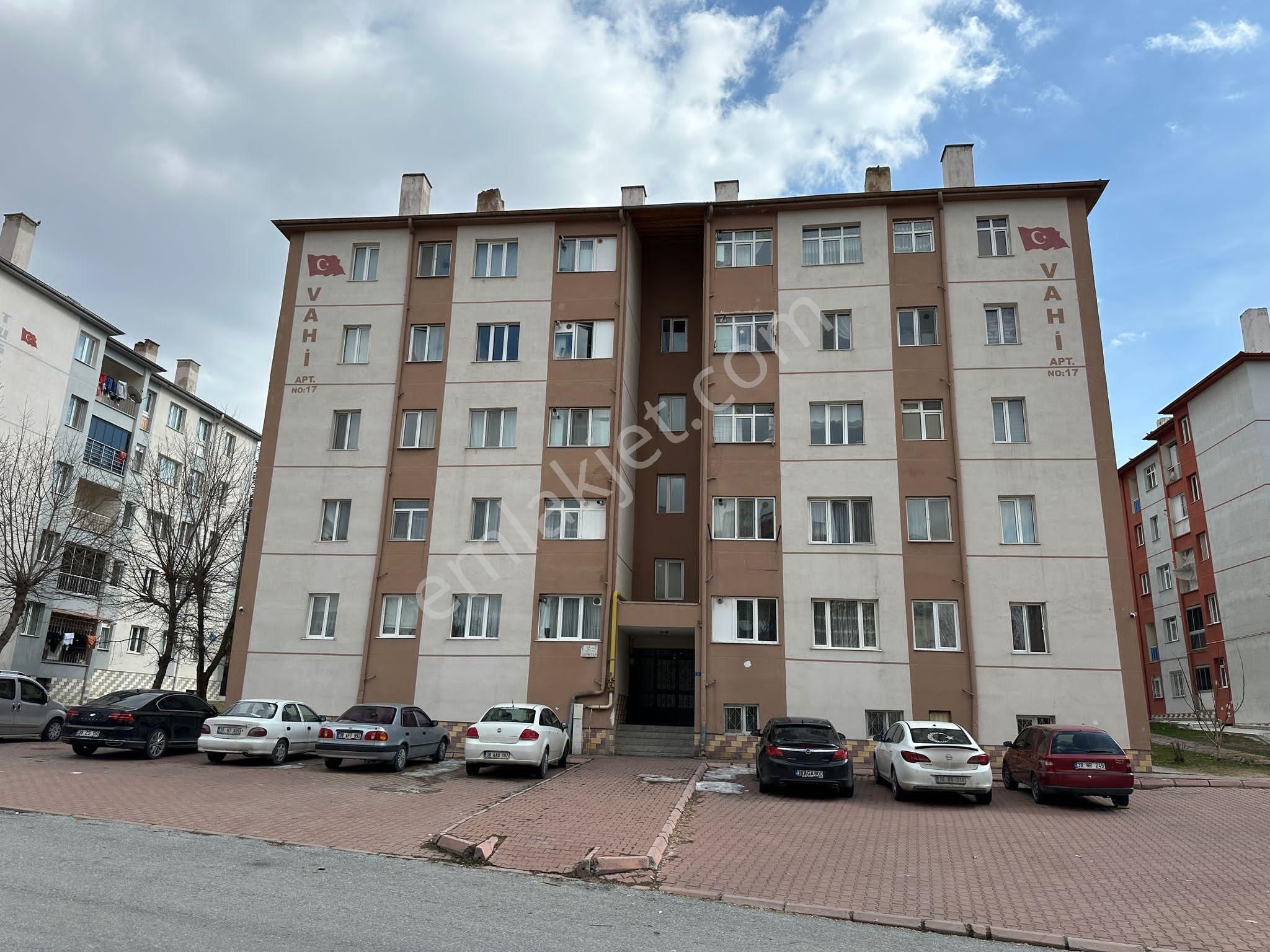 Acil Satılık Tramvay Güzergahı Düşük Katlı 3+1 Full Yapılı Daire