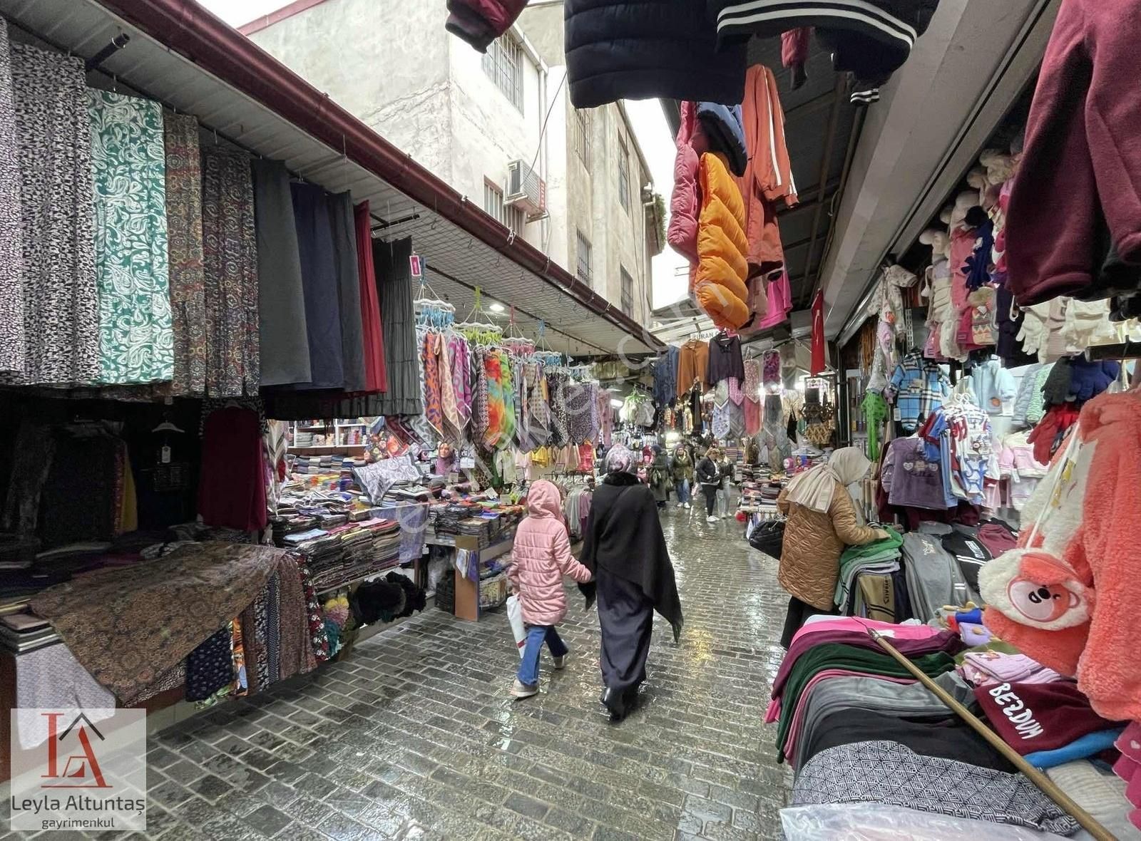 Ticaretin Göbeği Kunduracılarda 13 M2 İşyeri