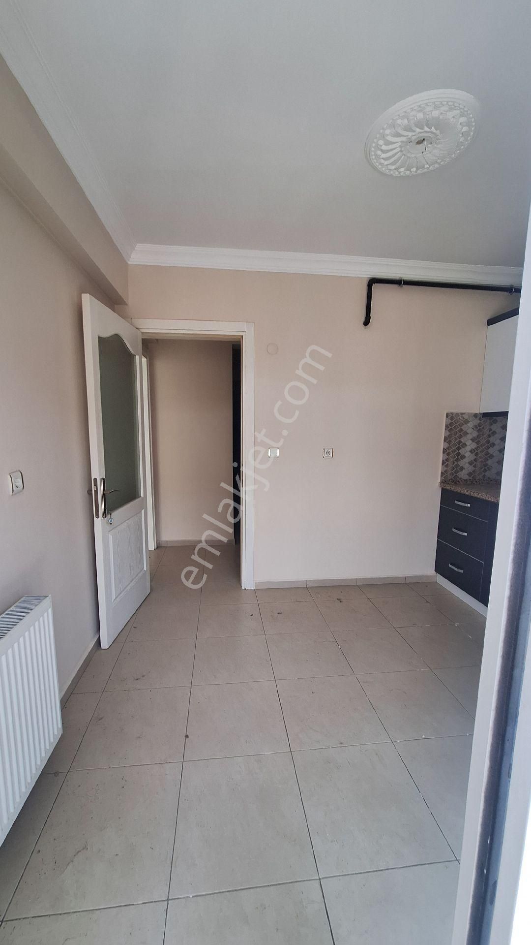 Satilık+1 90 M² Ara Kat Dogal Gazlı Daire - Görsel 7