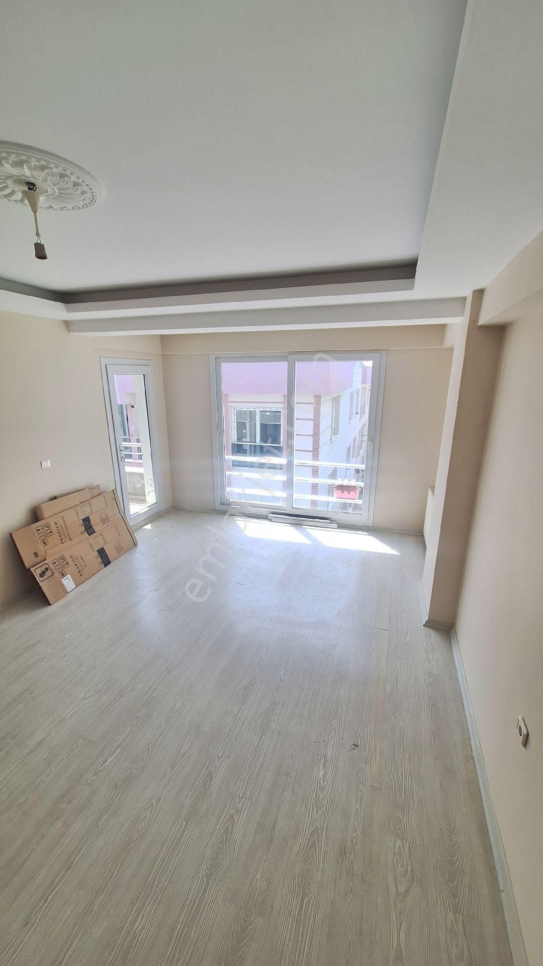 Satilık+1 90 M² Ara Kat Dogal Gazlı Daire - Görsel 2