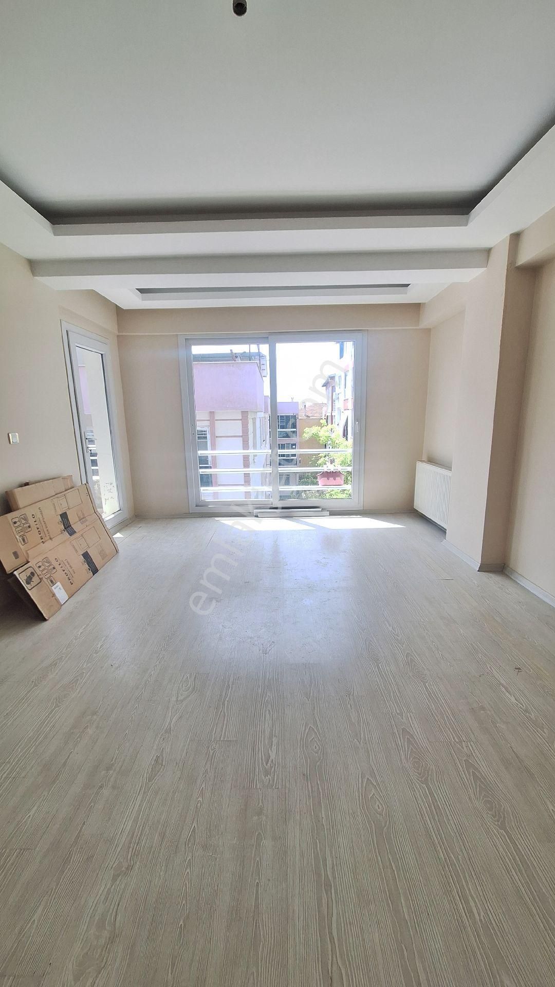 Satilık+1 90 M² Ara Kat Dogal Gazlı Daire - Görsel 6