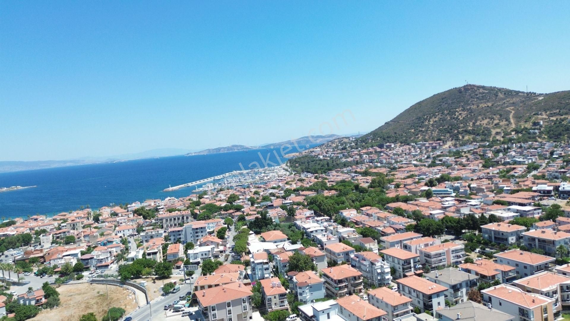 Turyaptan Yenifoça Merkezde 1+1 Satılık Daire