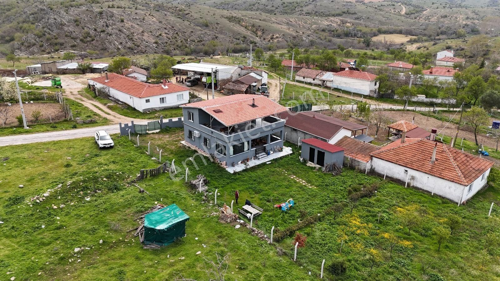 Kırklareli Kadıköyde Bahçeli İki Katlı Ev