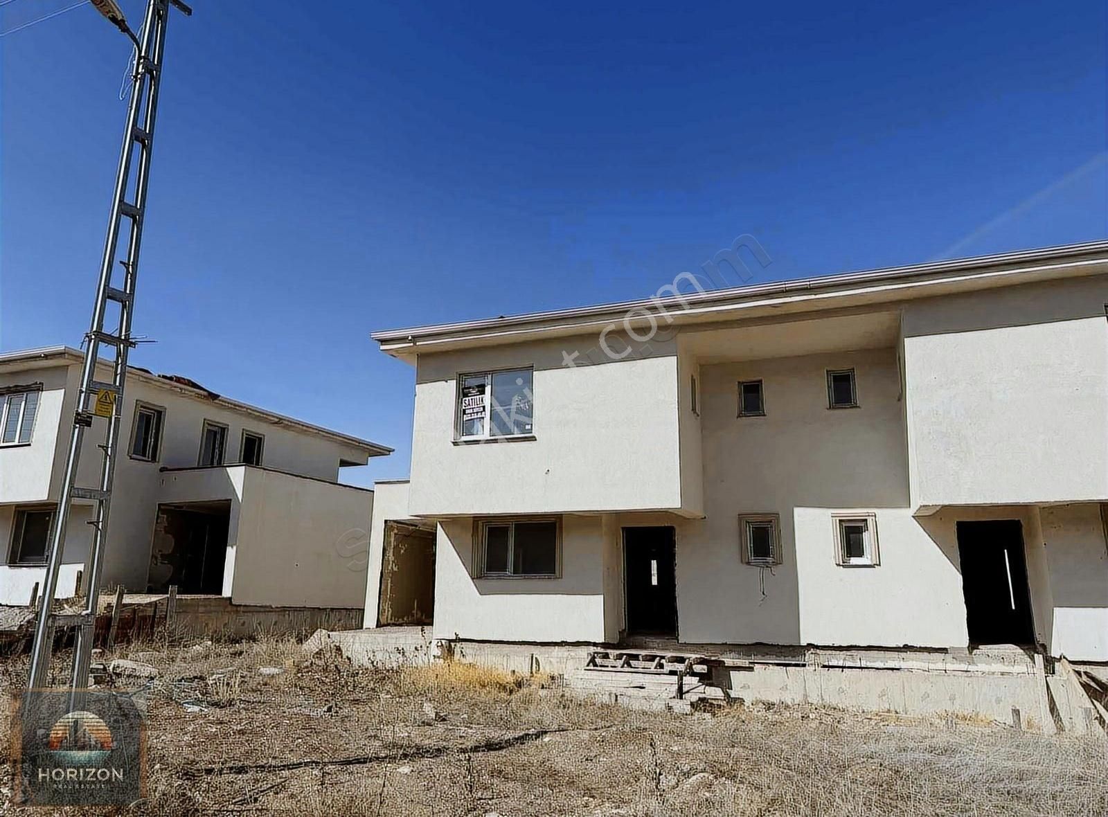 Balıkuyumcu Tapulu Borçsuz 280 M2 Natamam Villa Golfkent