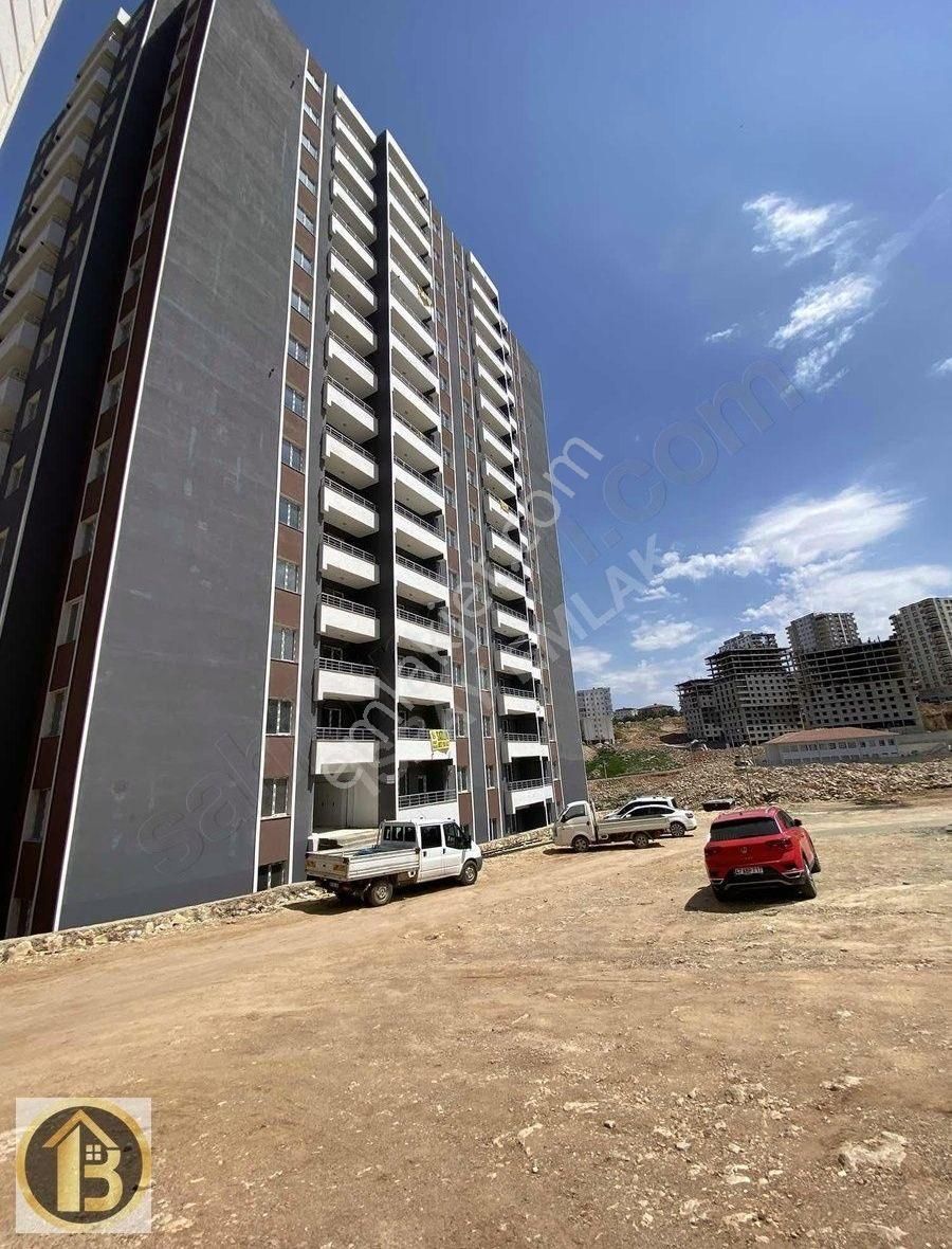 Muazam Genişlikte Sıfır 1+1 Daire İsbay Emlakta
