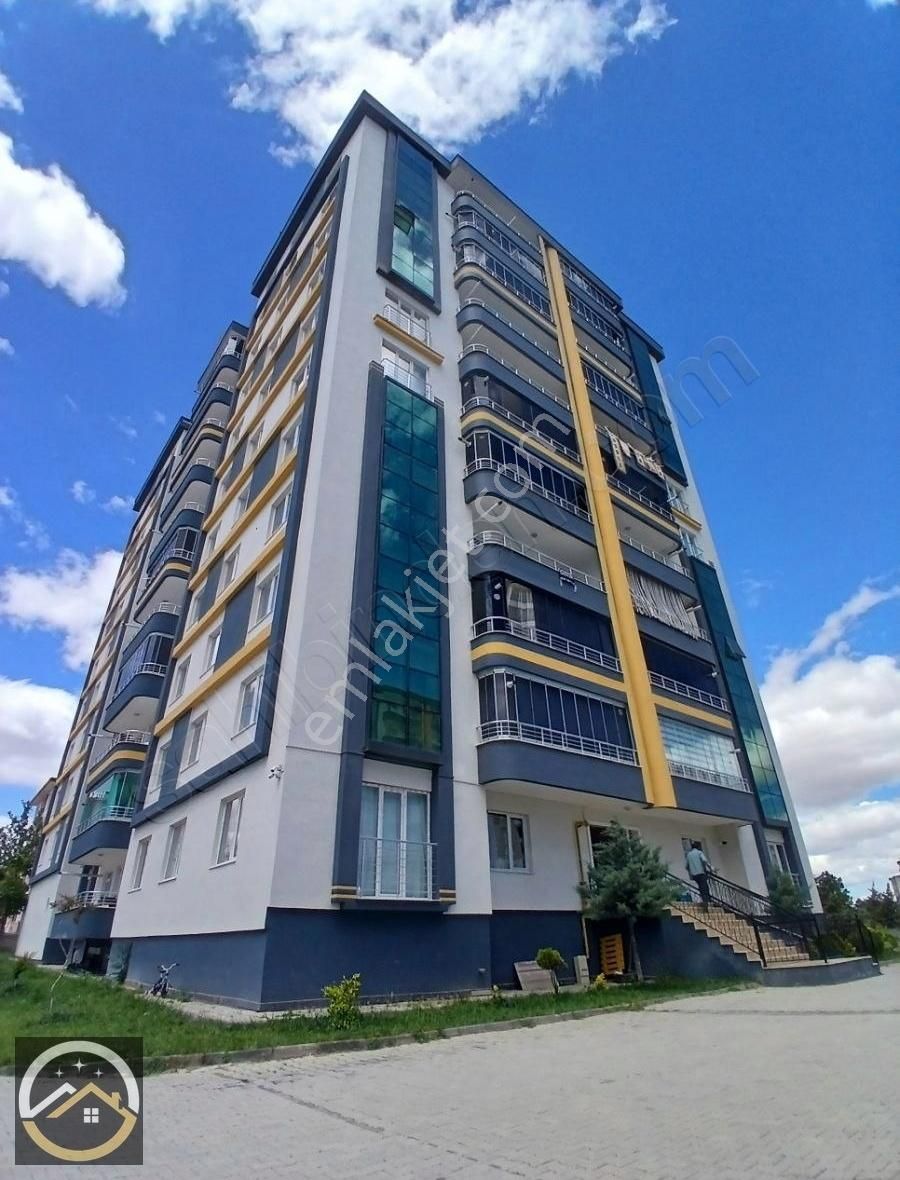 Yakıncada Site İçi Full Yapılı 2+1 Ve 3+1 Satılık Daireler