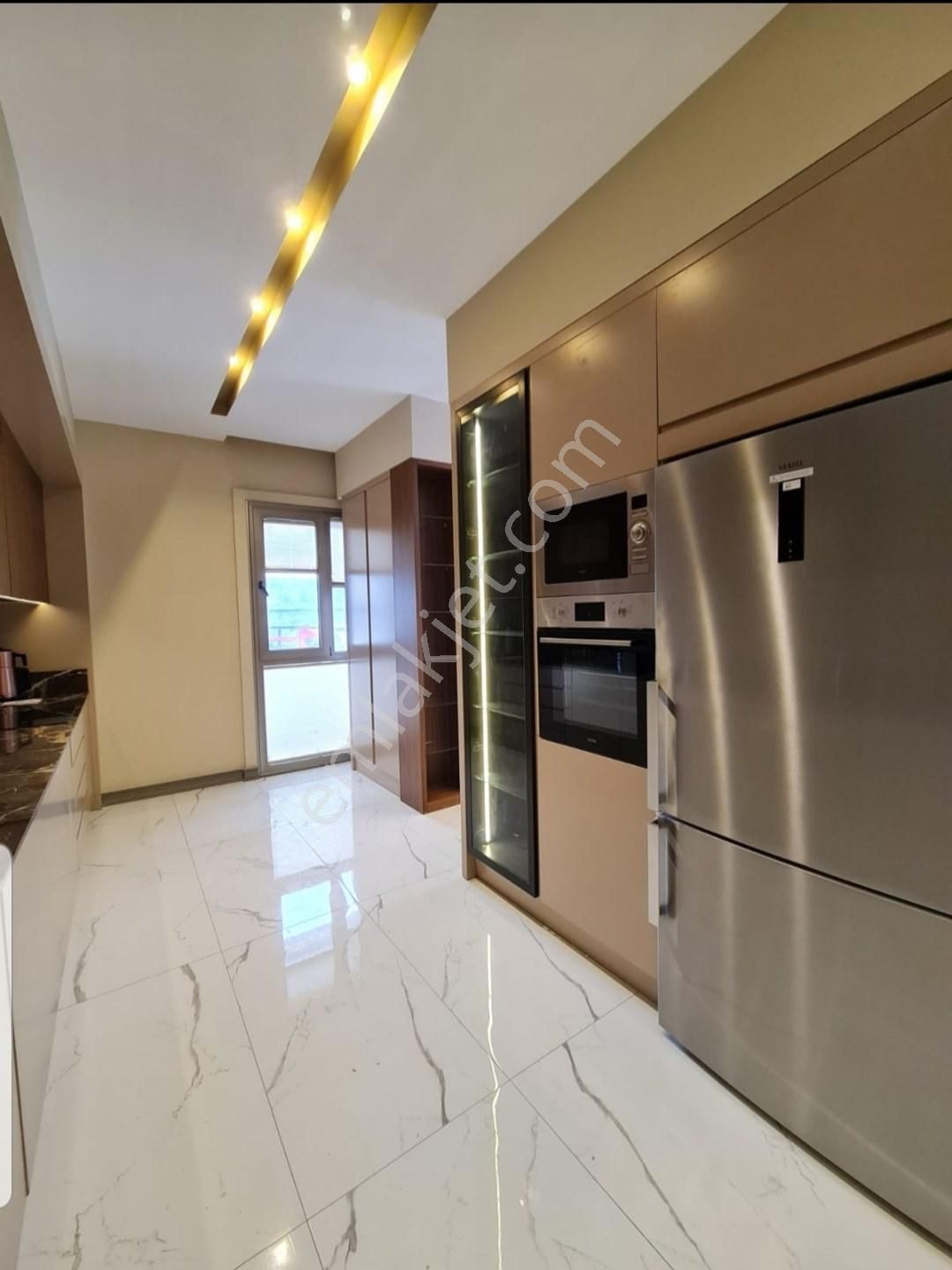 Kusadasi Ege Mahallesinde Luks Loft 3 +1 Daireler