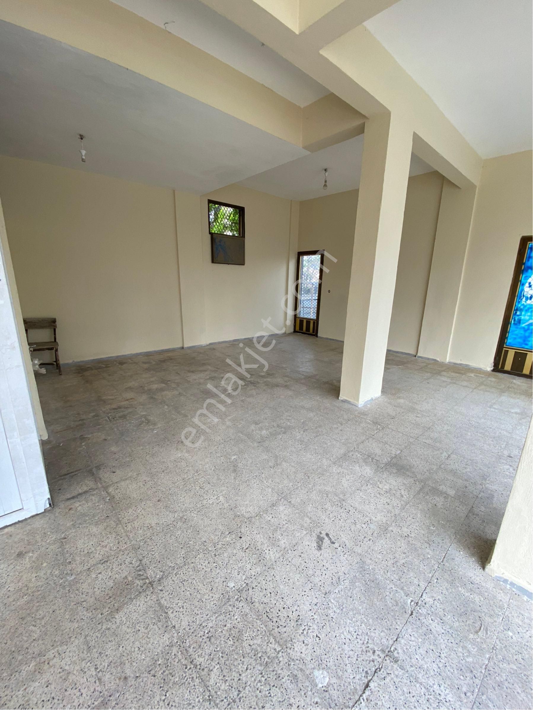 Yalı Mahallesi’nde Merkezi Konumda Geniş Kiralık Dükkan