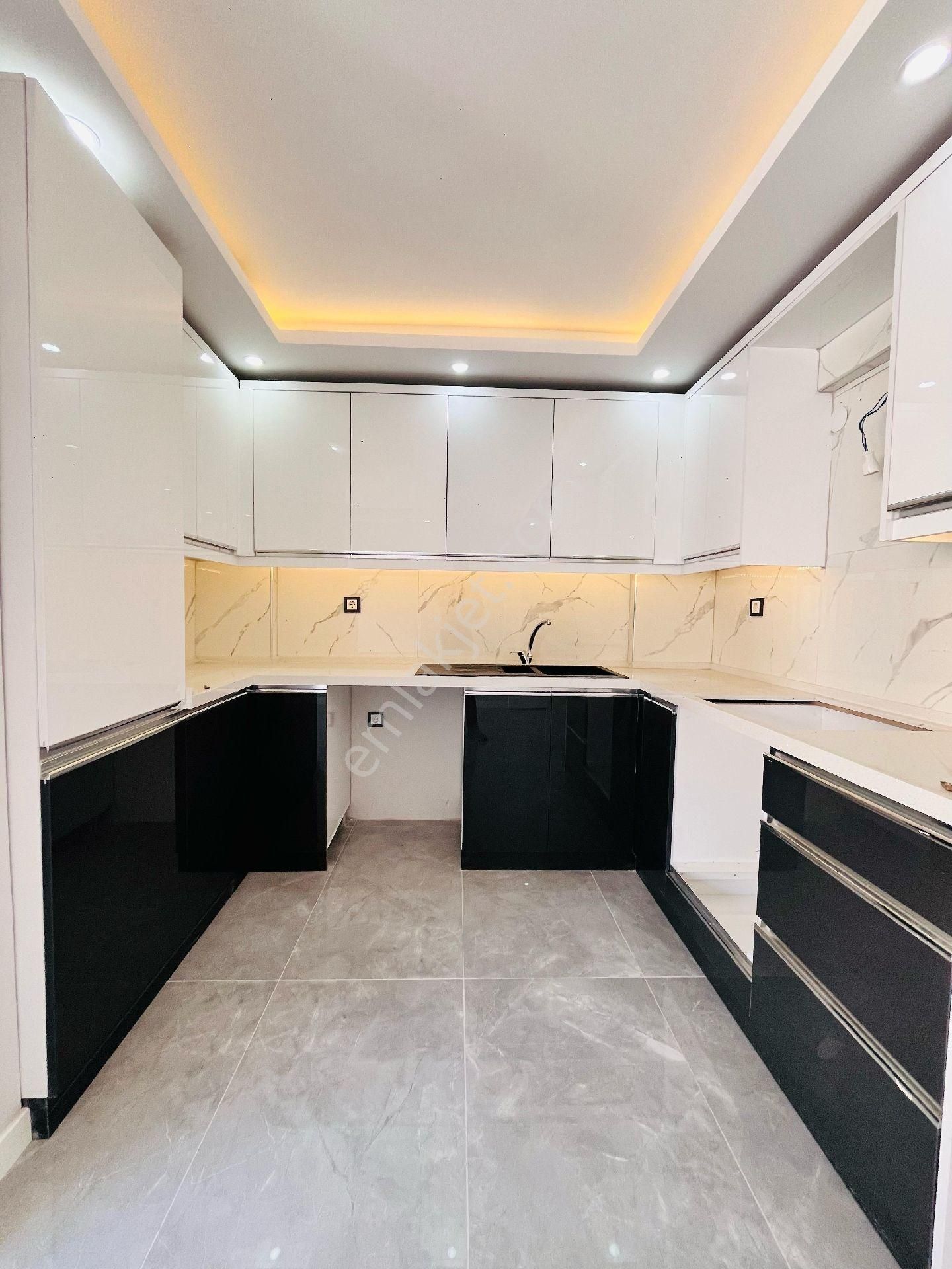 Manisa Akmescit Mah. Satılık 4+1 Çift Cephe Full Ultra Lüx Daire