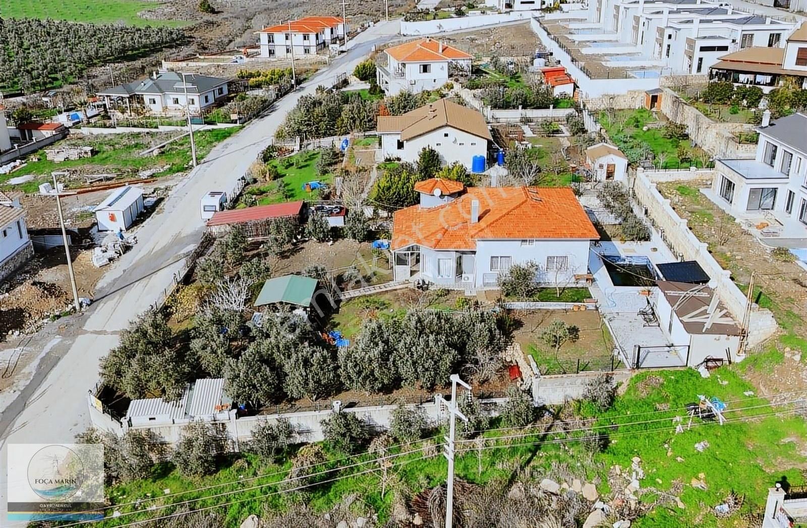 Foçaköy'de 3 Villalık 1.543 M2 Arsa İçerisinde Havuzlu Villa