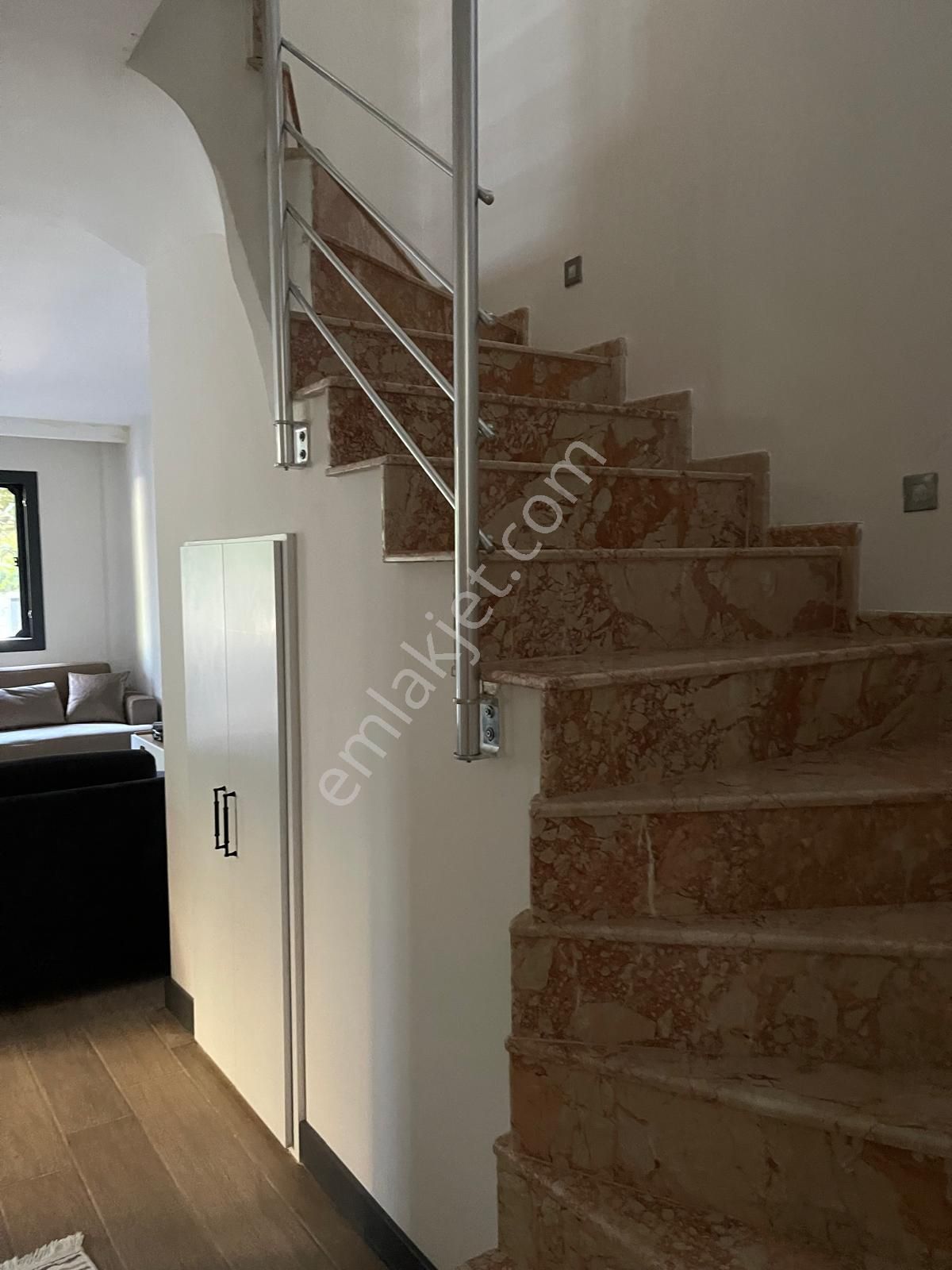 İzmir Urla'da Full Yapılı Lüks Triblex Villa - Görsel 18