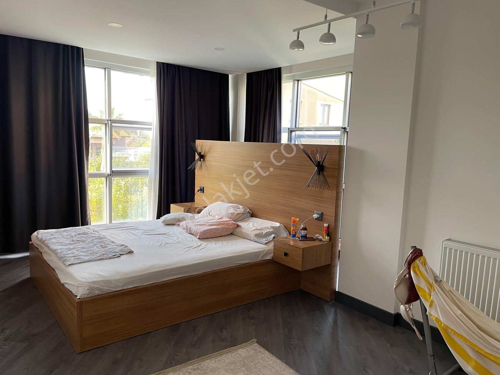 İzmir Urla'da Full Yapılı Lüks Triblex Villa - Görsel 19