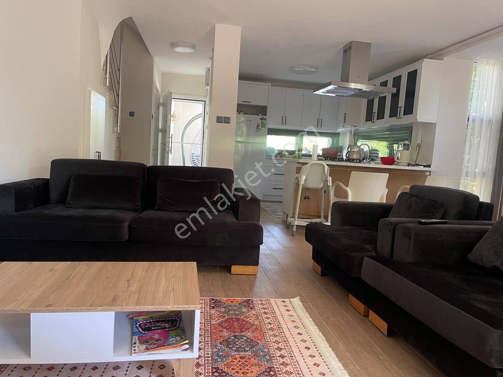 İzmir Urla'da Full Yapılı Lüks Triblex Villa - Görsel 2