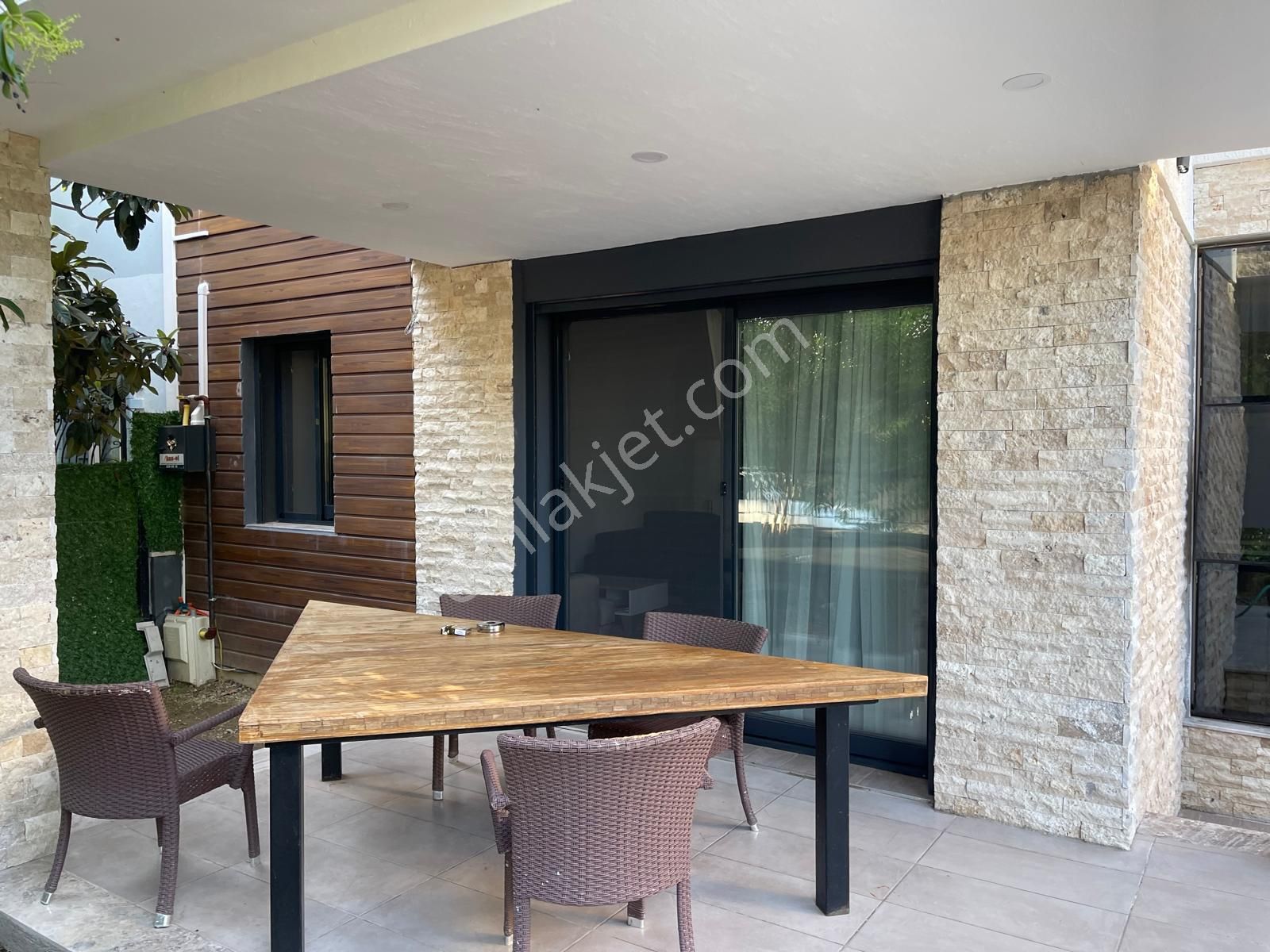 İzmir Urla'da Full Yapılı Lüks Triblex Villa - Görsel 11