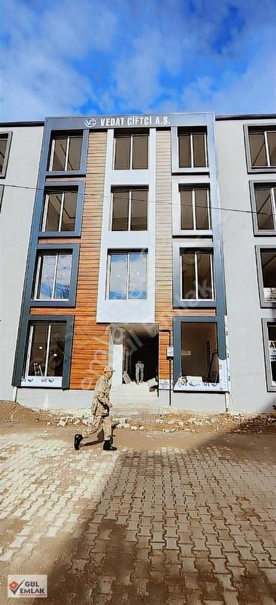 Çolakibrahimde Satılık Öncephe Zemin Kat Kapalı Mutfaklı 1+1