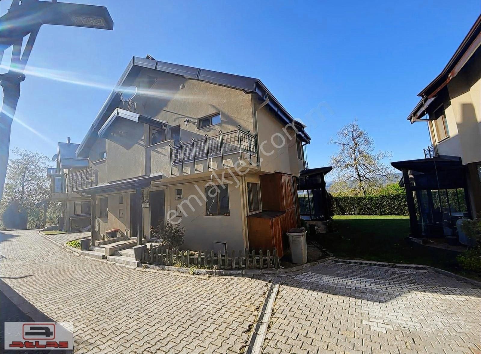 Atlas Emlak Sapanca Kurtköy Eşyasız Kiralık Villa