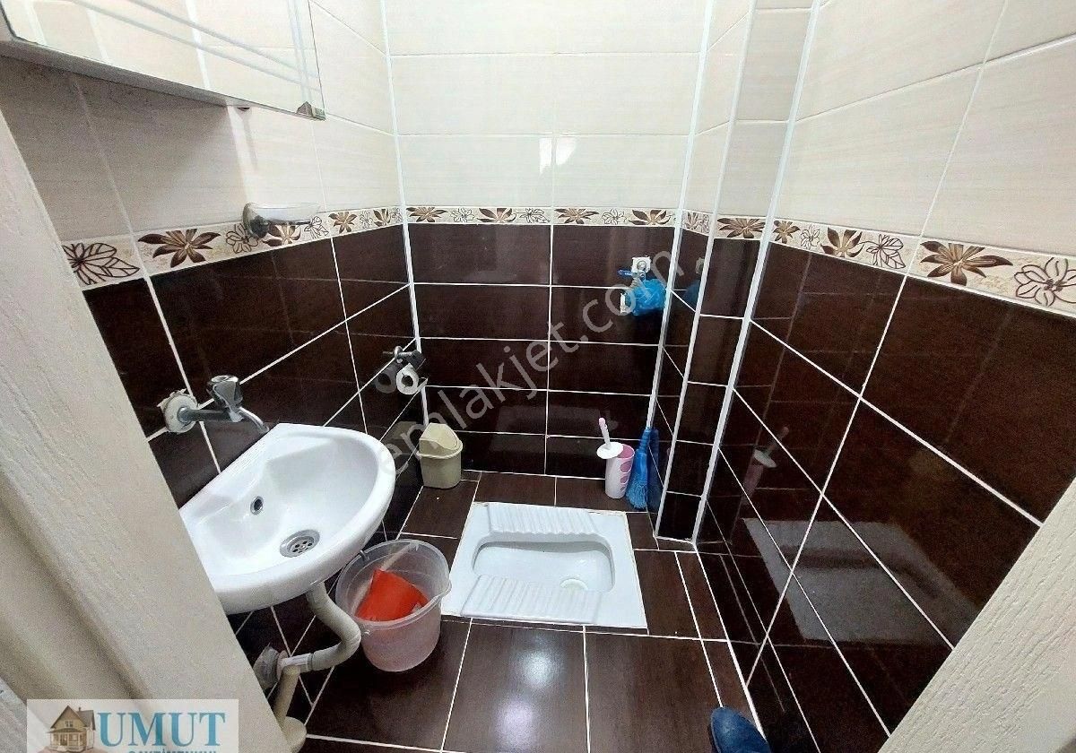 Gaziosmanpaşa Küçükköy De Satılık Daire Birinci Kat 3+1 135 M2 - Görsel 4