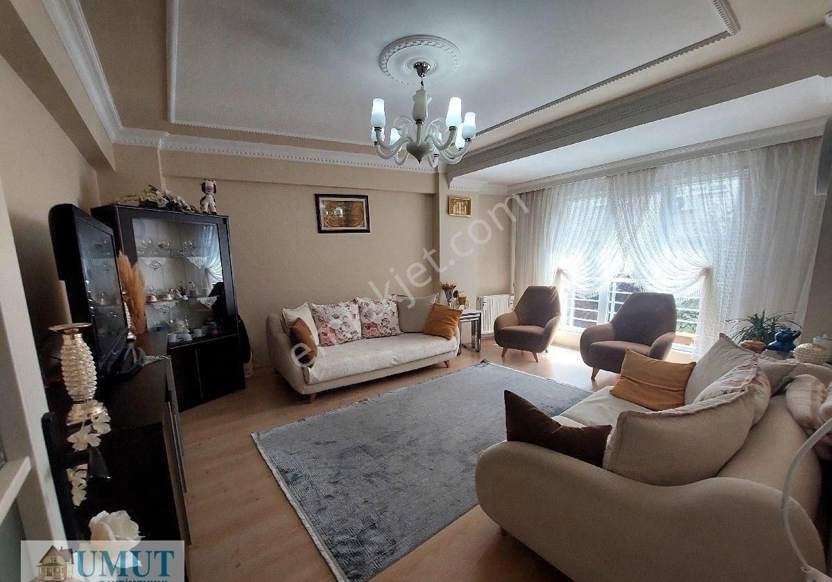 Gaziosmanpaşa Küçükköy De Satılık Daire Birinci Kat 3+1 135 M2 - Görsel 2