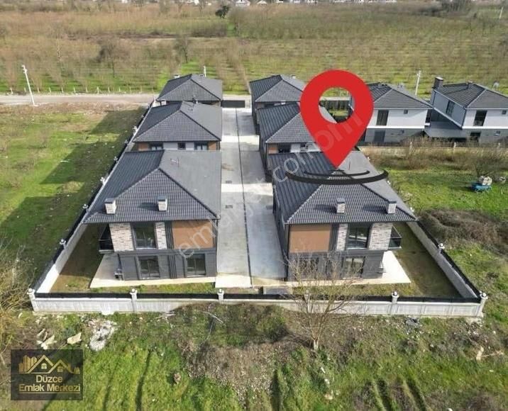 Araç Takaslı! Şıralık'ta Site İçerisinde 5+1 Satılık Tekil Villa