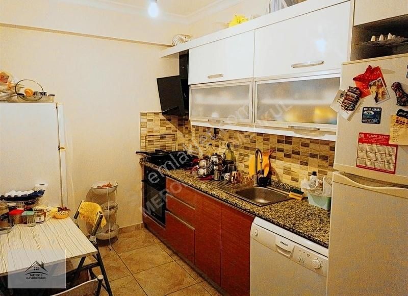K.yaka Şemikler'de Geniş Kapalı Mutfak Eşyalı 1+1 Daire Satılık