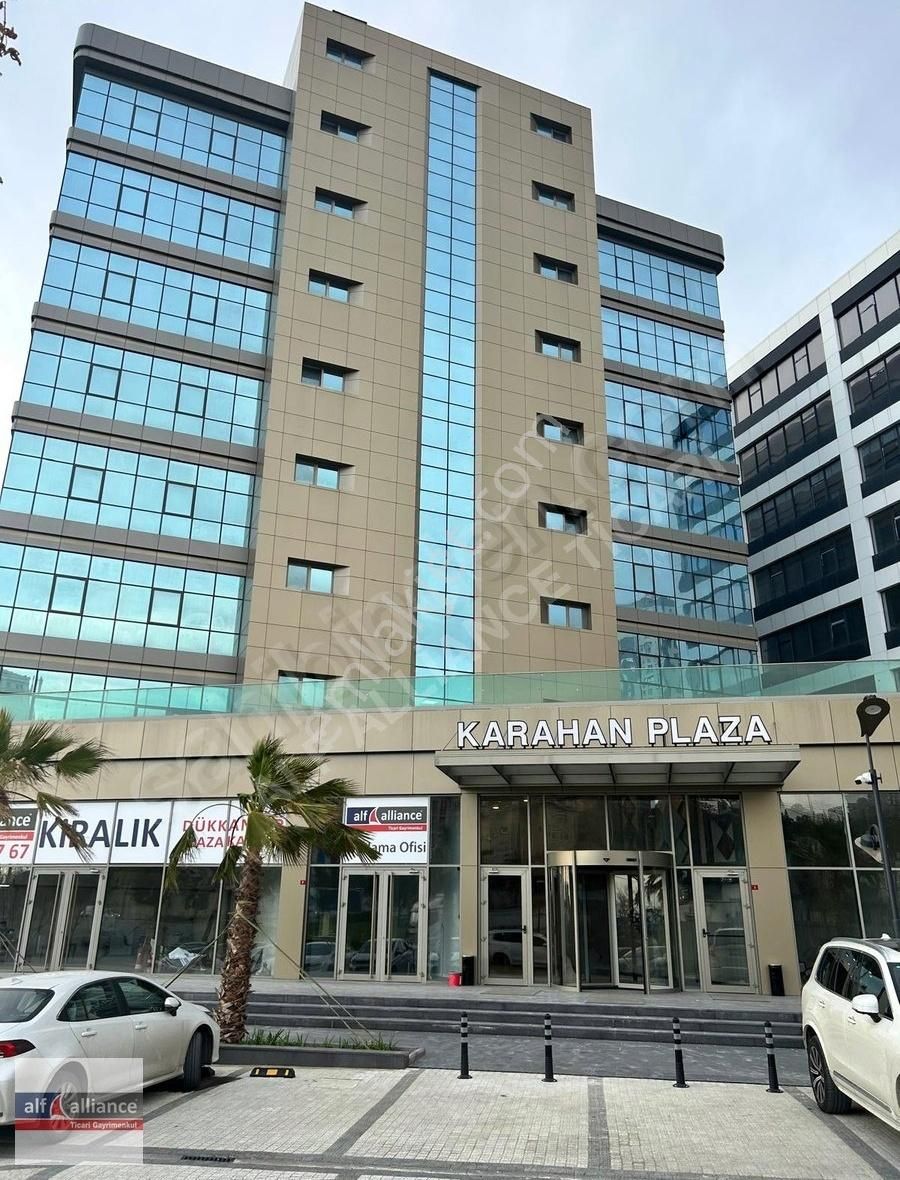 Altınbaş Üniv. Komşu 262m2+75m2 Bahçeli Kiralık Köşe Dükkan