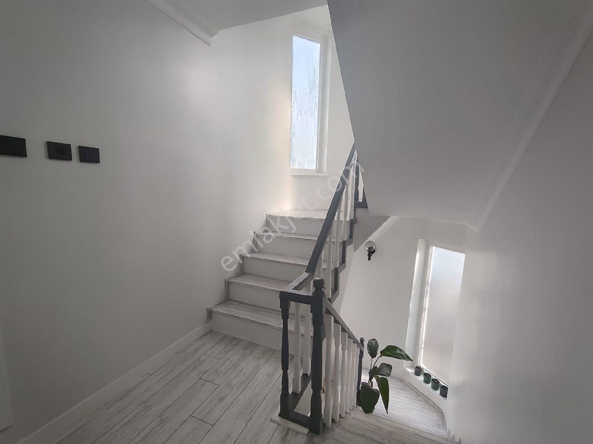 Satılık Tripleks Villa Manisa Yunusemre Güzelyurt 5+1 - Görsel 23