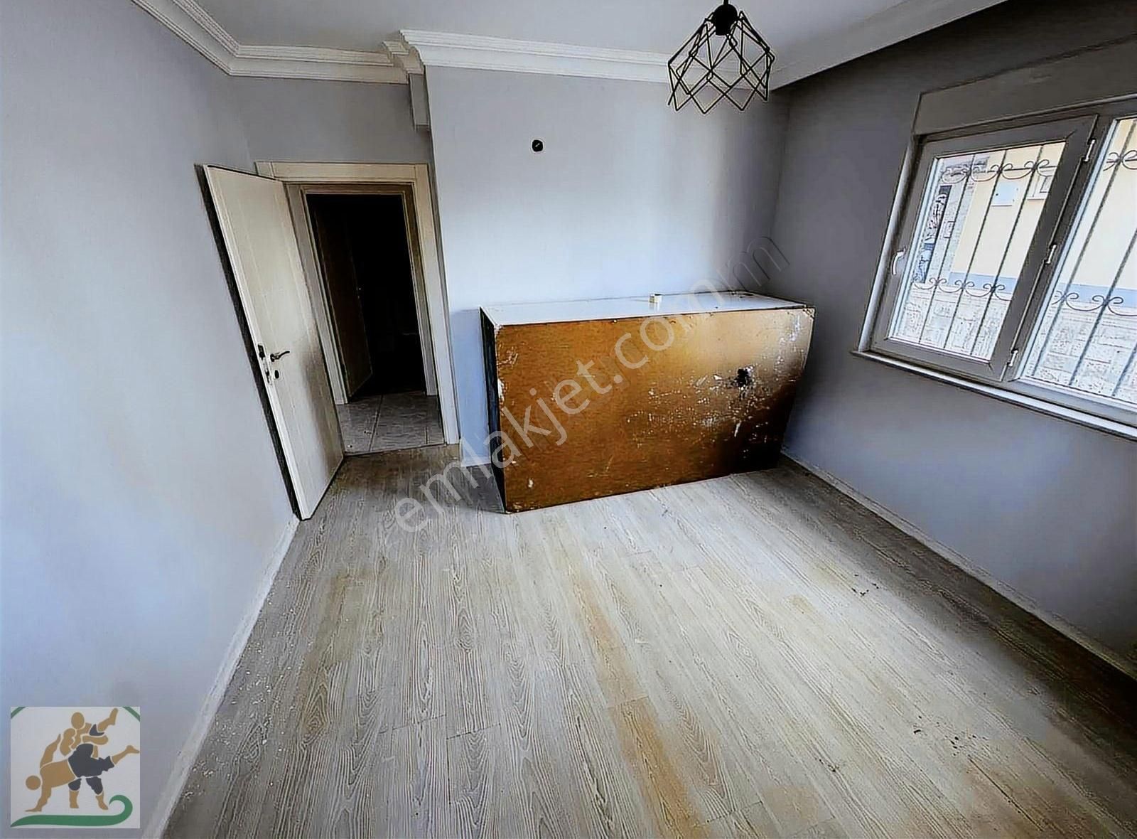 1+1 (60 M2)yüksek Giriş Tramvaya 150 Metre Uzaklıkta Kelepir