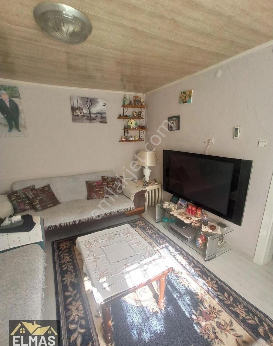 Gaziemir Sarnıç,ta Cadde Üzerinde Müstakil Ev - Görsel 2