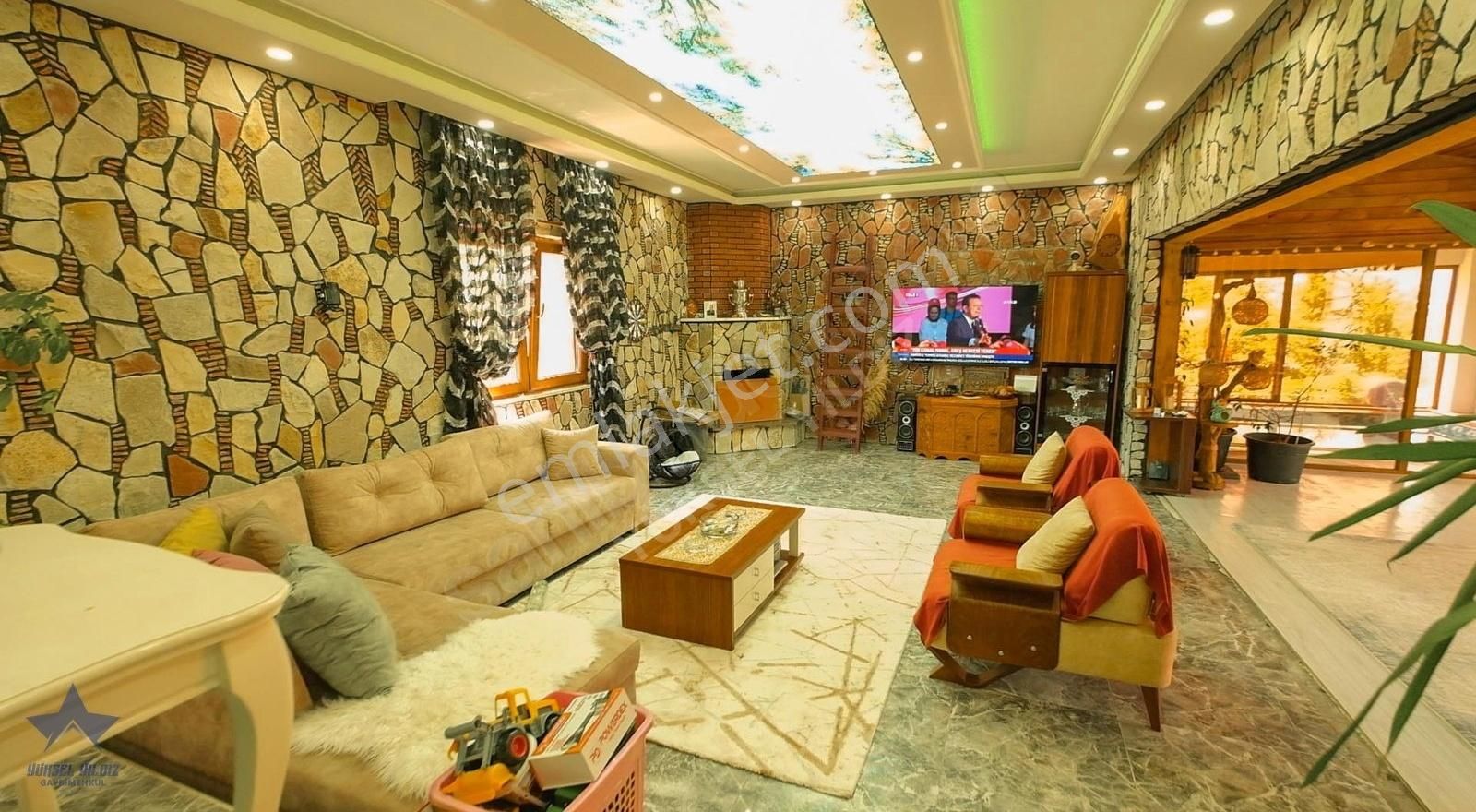 4+1 250 M2 Deniz Manzaralı Kapalı Havuzlu Kiralık Müstakil Villa